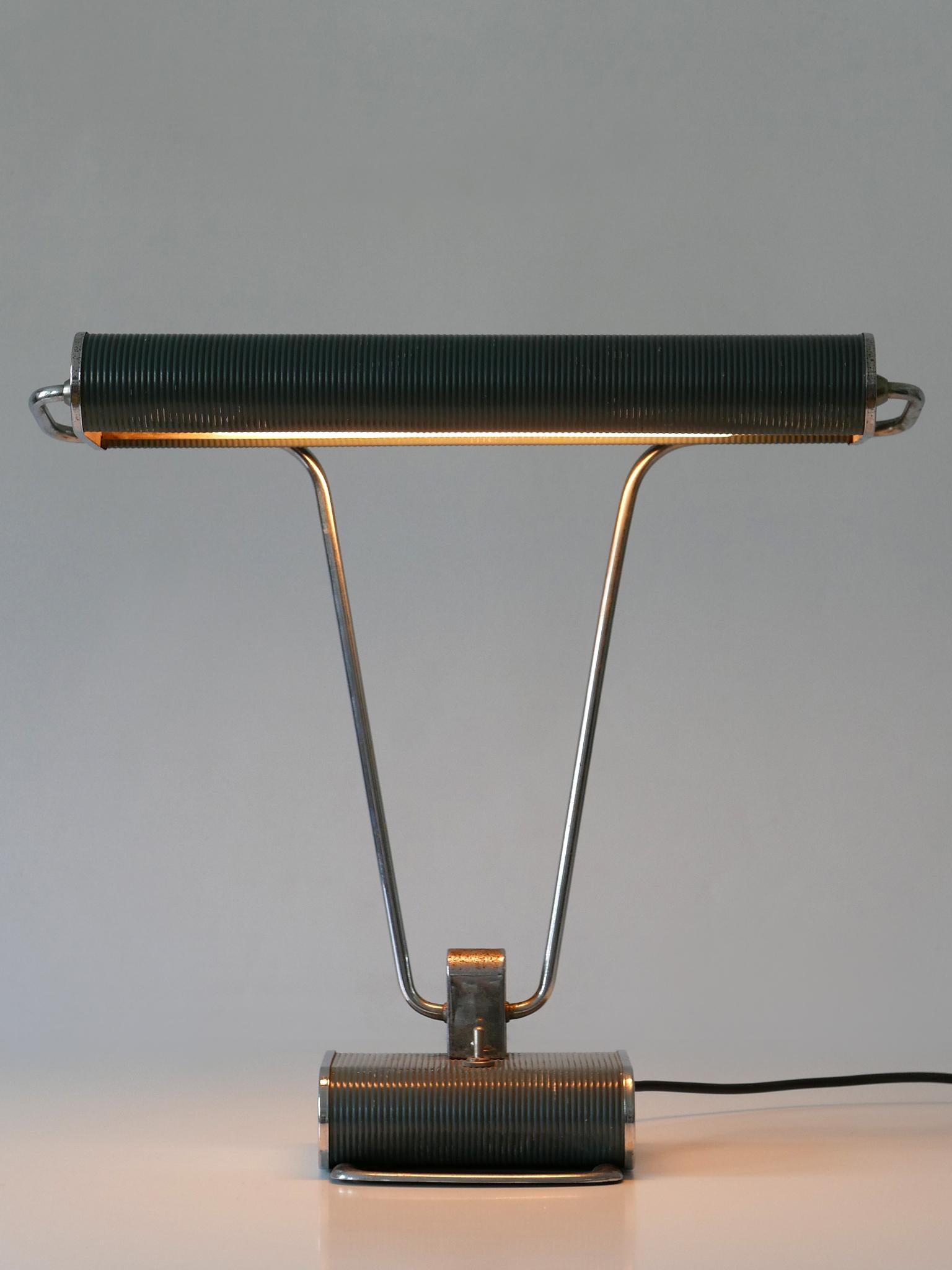Chrome Lampe de table Art Déco 'No 71' par André Mounique pour Jumo 1930s en vente