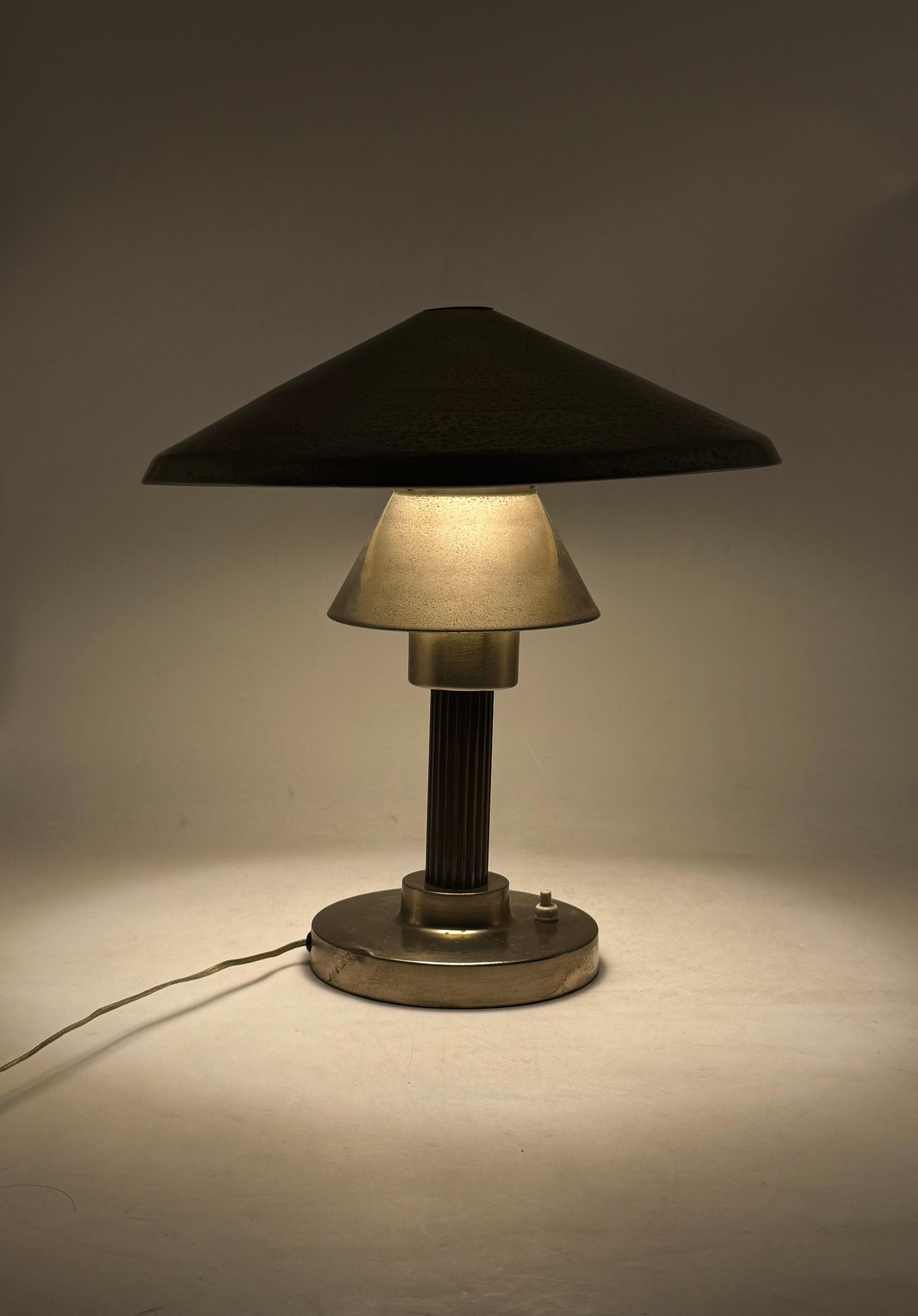Lámpara de mesa Art Decó, Philips Milano Italia circa 1930s Mid-20th Century en venta