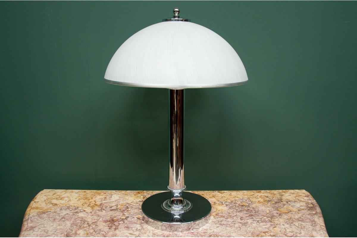 Art Deco Lampe, Polen, 1960er Jahre

Sehr guter Zustand.

Abmessungen: Höhe 61 cm, Durchmesser 40 cm.