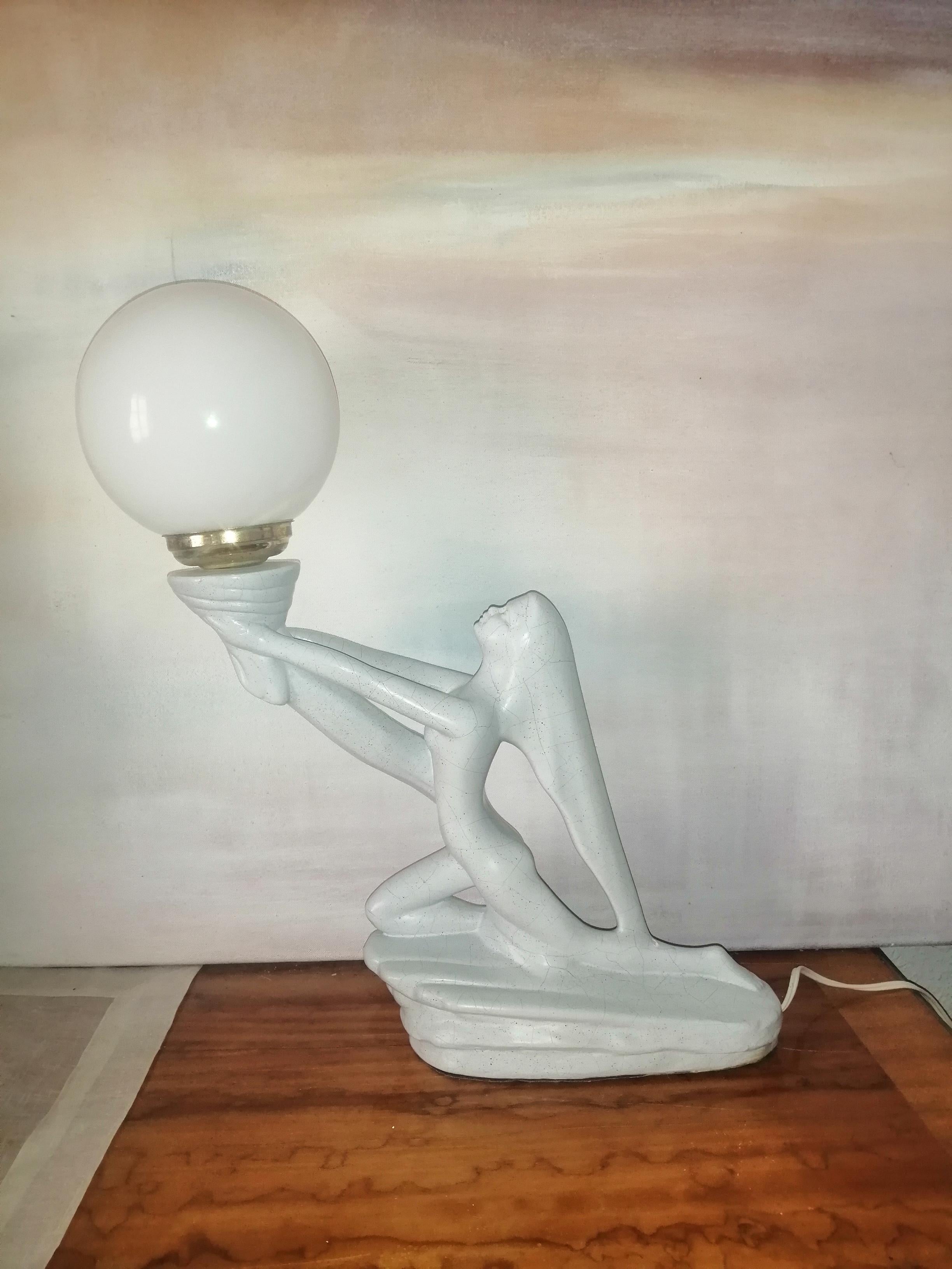 Art Deco Table Lamp Shaped Sculpture of a Lady in Porcelain and Opaline Balloon For Sale 7