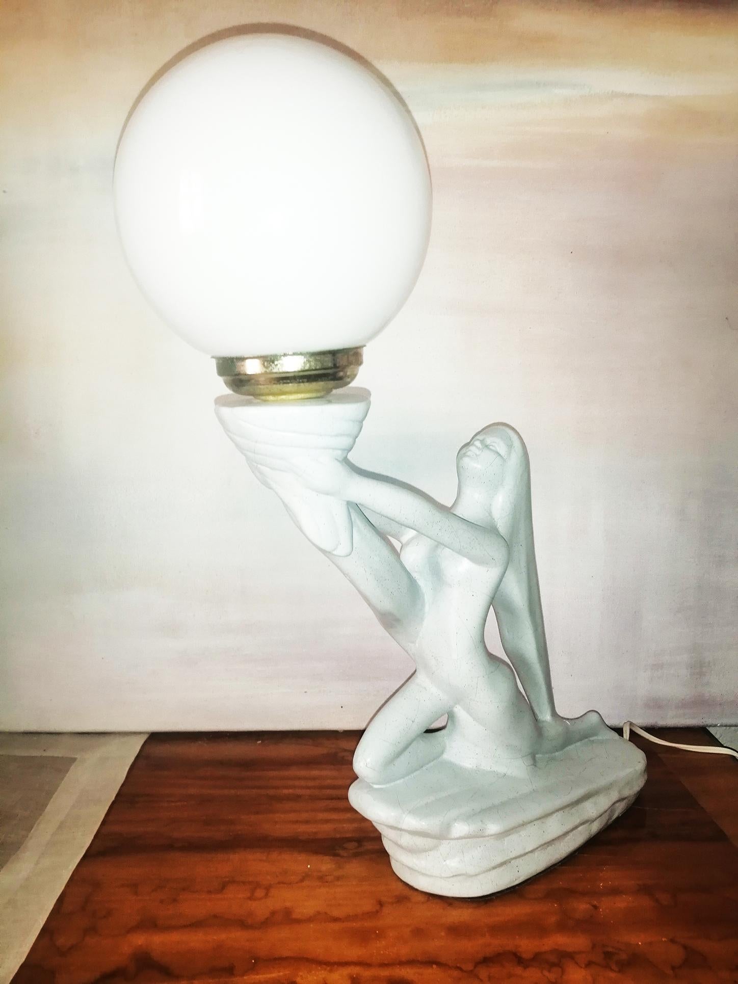 Art Deco Table Lamp Shaped Sculpture of a Lady in Porcelain and Opaline Balloon For Sale 9