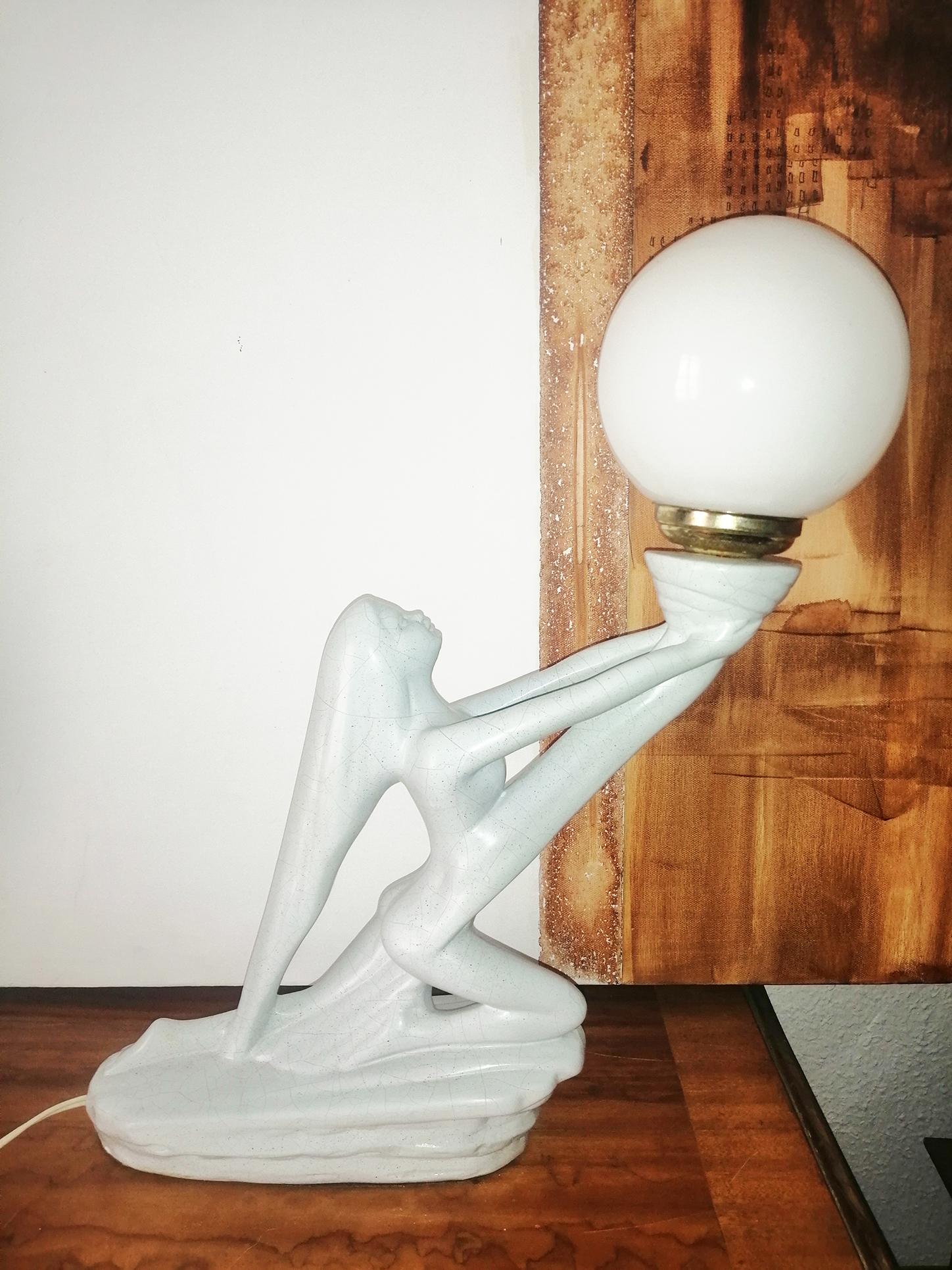 Art Deco Table Lamp Shaped Sculpture of a Lady in Porcelain and Opaline Balloon For Sale 10