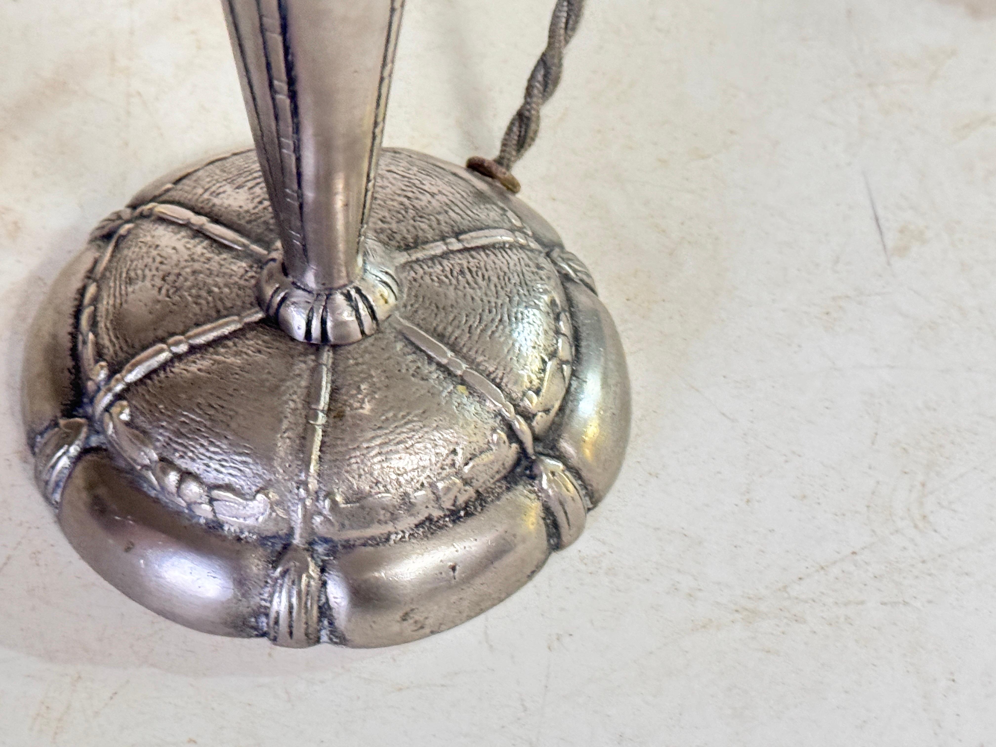 Lámpara de mesa Art Déco Color Plata Francia Siglo XX Francés en venta