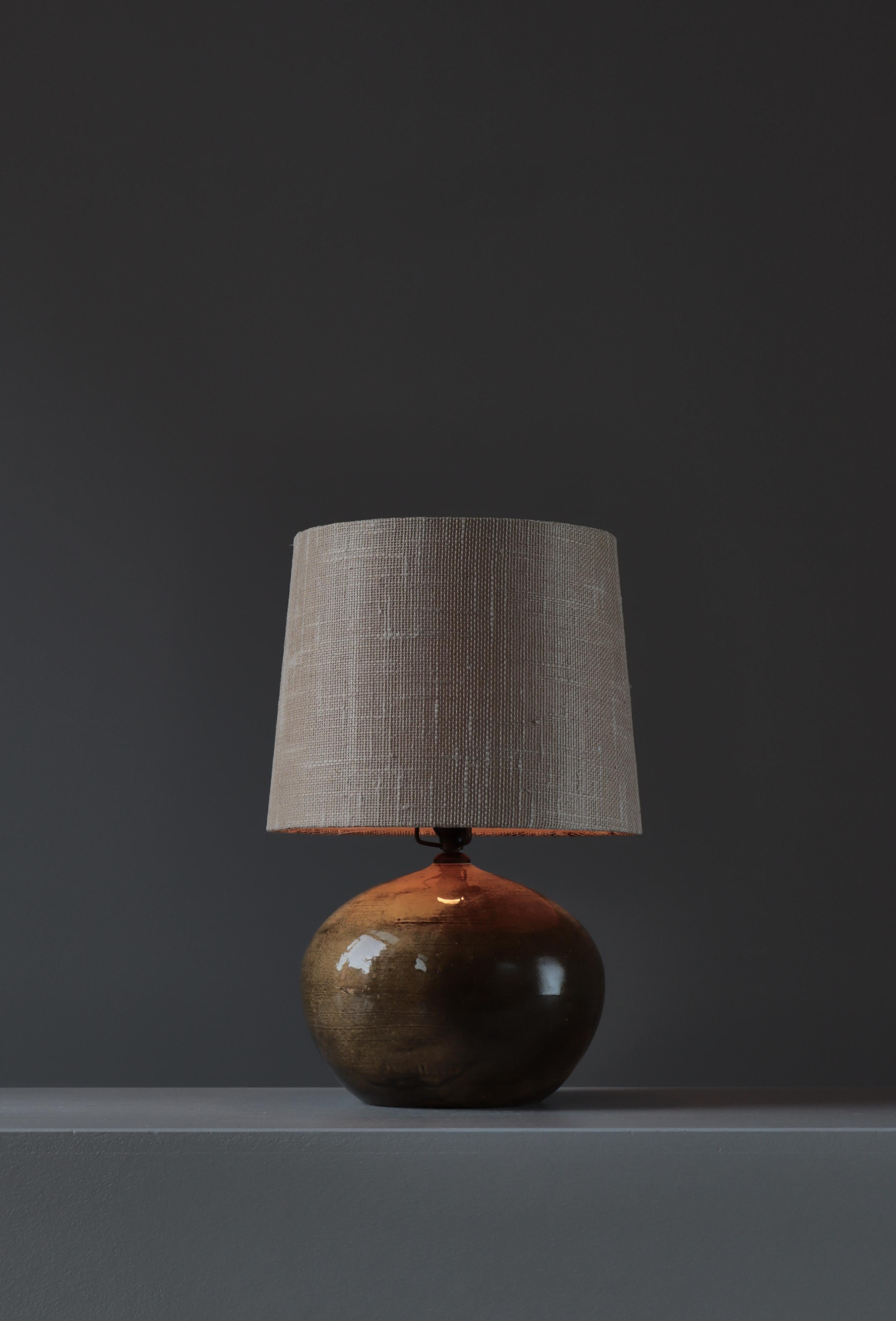 Lampe de table art déco à glaçure uranium par HAK Herman Kähler Pottery, Danemark, années 1930 Bon état - En vente à Odense, DK