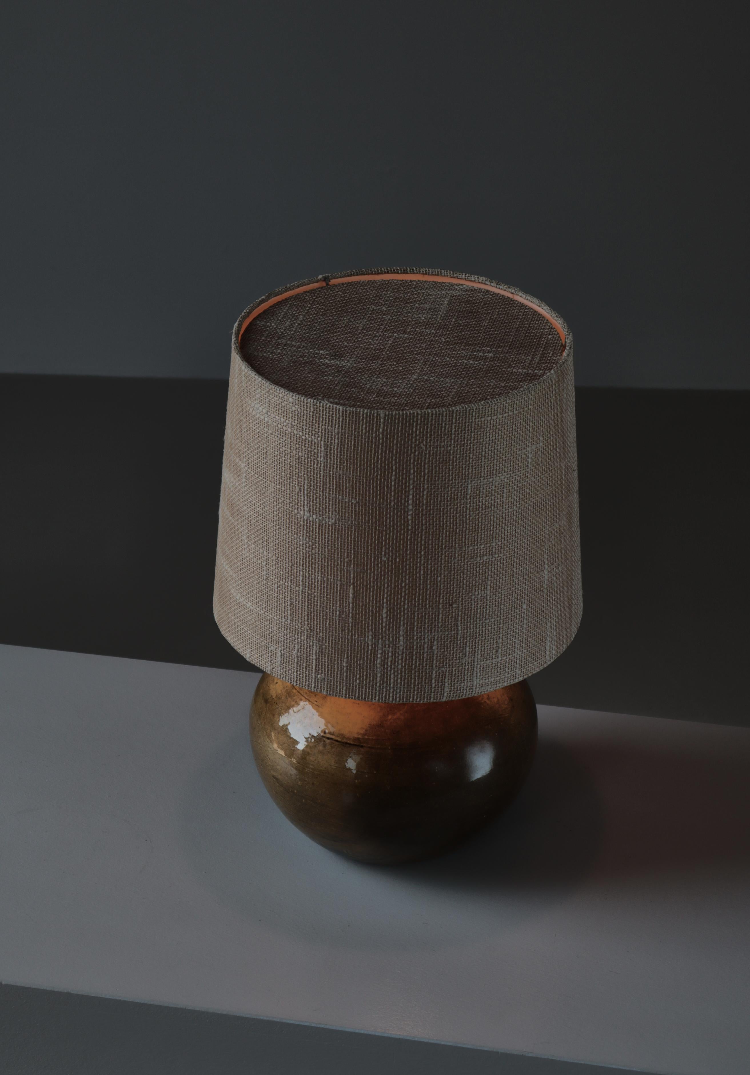 Céramique Lampe de table art déco à glaçure uranium par HAK Herman Kähler Pottery, Danemark, années 1930 en vente