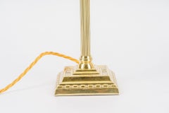 Art Deco Tischlampe Wien um 1920 mit Opalglasschirm und Glass Sticks