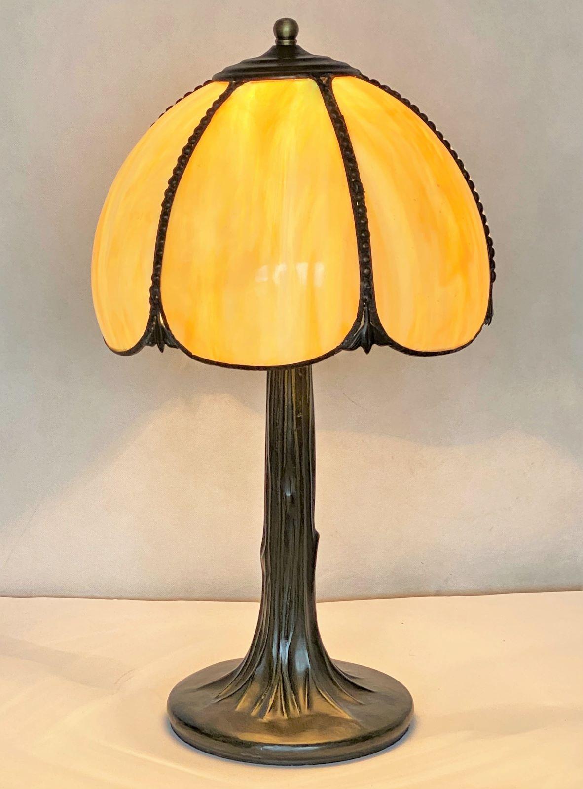 Art Deco Table Lamp with Bent Slag Glass Shade, France, 1930-1939 In Good Condition In Frankfurt am Main, DE