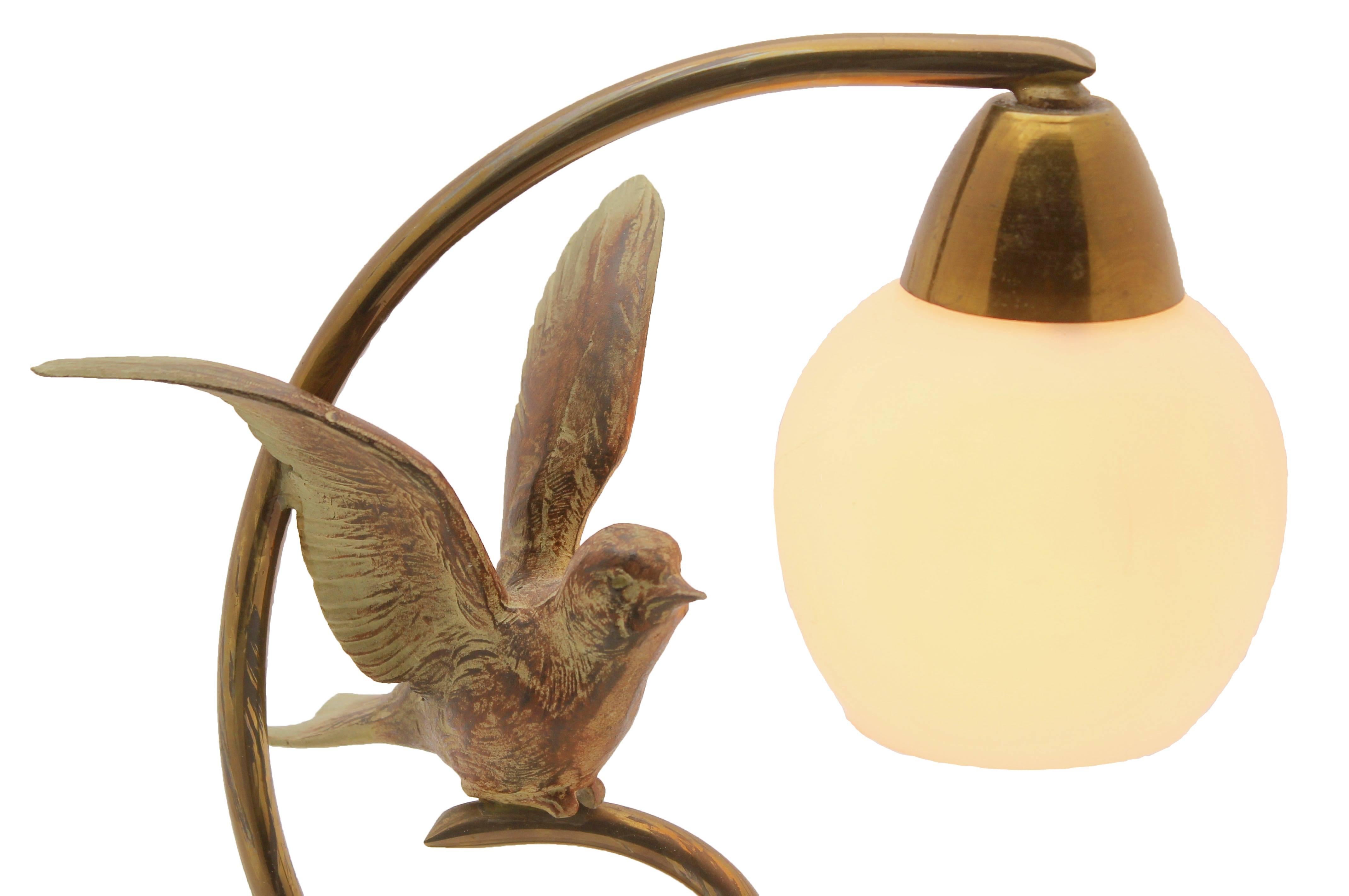 Art Deco table lamp with bird made of bronze on base of Alabaster. Label Prolux

The base retains a Factory label. Prolux France Gilly.
And in full working order. 

The piece is in excellent condition and a real beauty!
Please look at our