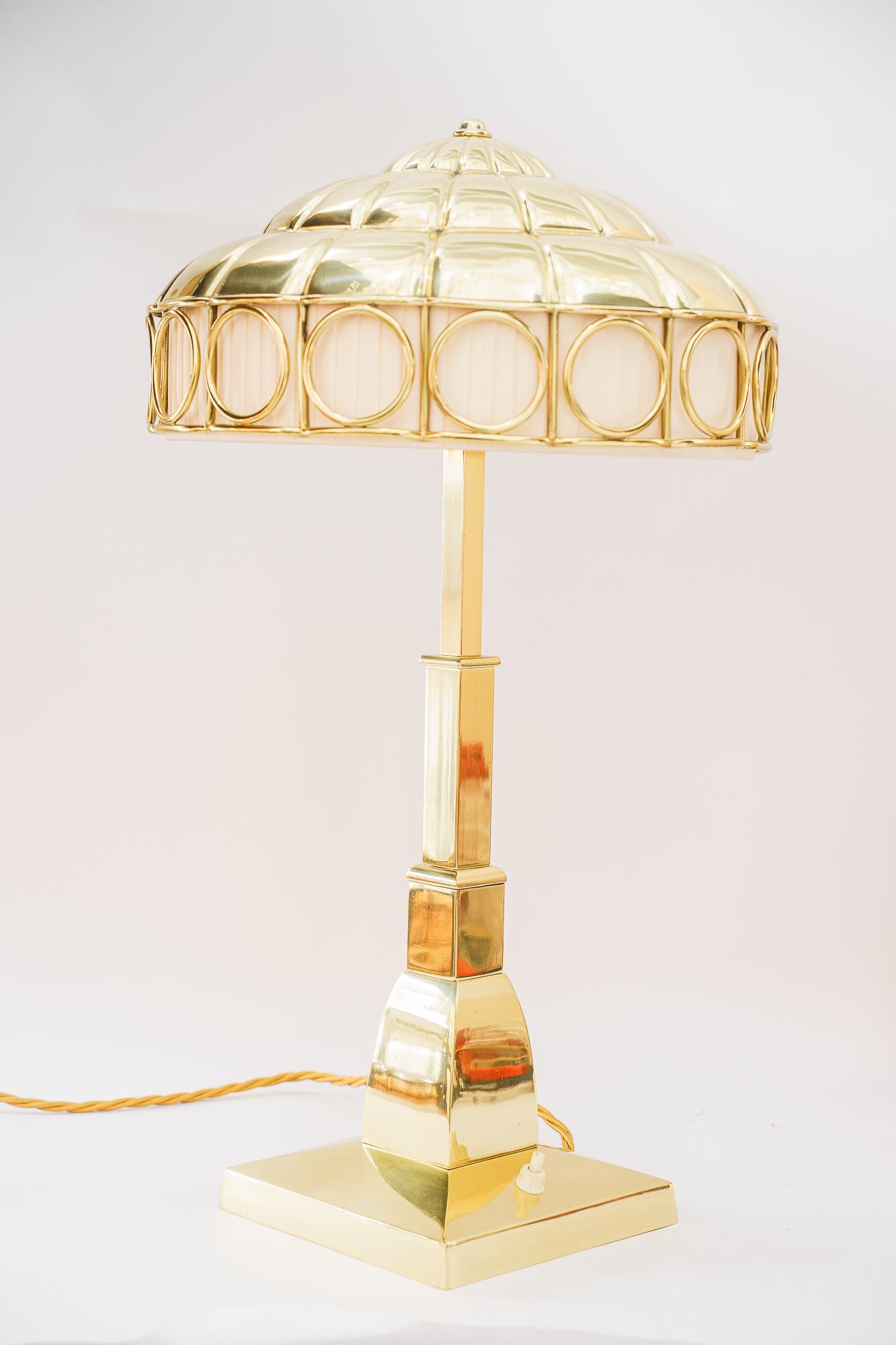 Art Deco table lamp with fabric inside the shade vienna around 1920s In Good Condition For Sale In Wien, AT