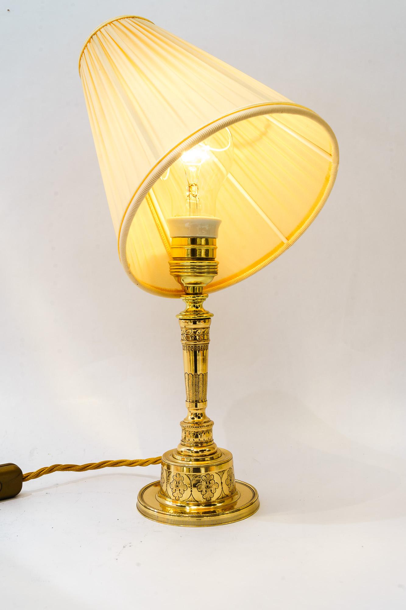 Art Deco Tischlampe mit Stoffschirm wien um 1920 (Lackiert) im Angebot