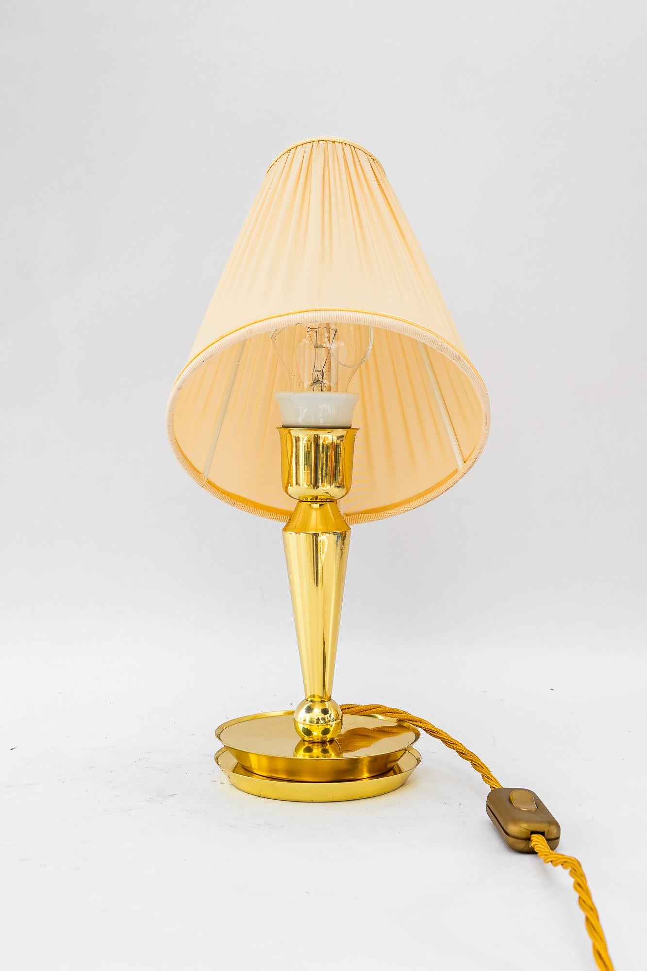 Laccato Lampada da tavolo Art Deco con paralume in tessuto vienna 1920 circa in vendita