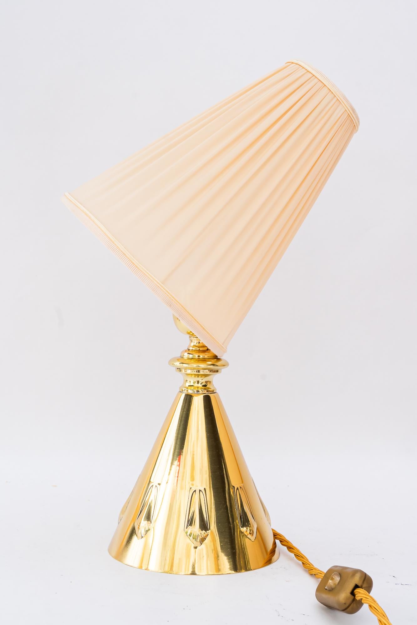 Laqué Lampe de table Art Déco avec abat-jour en tissu vienne vers 1920 en vente