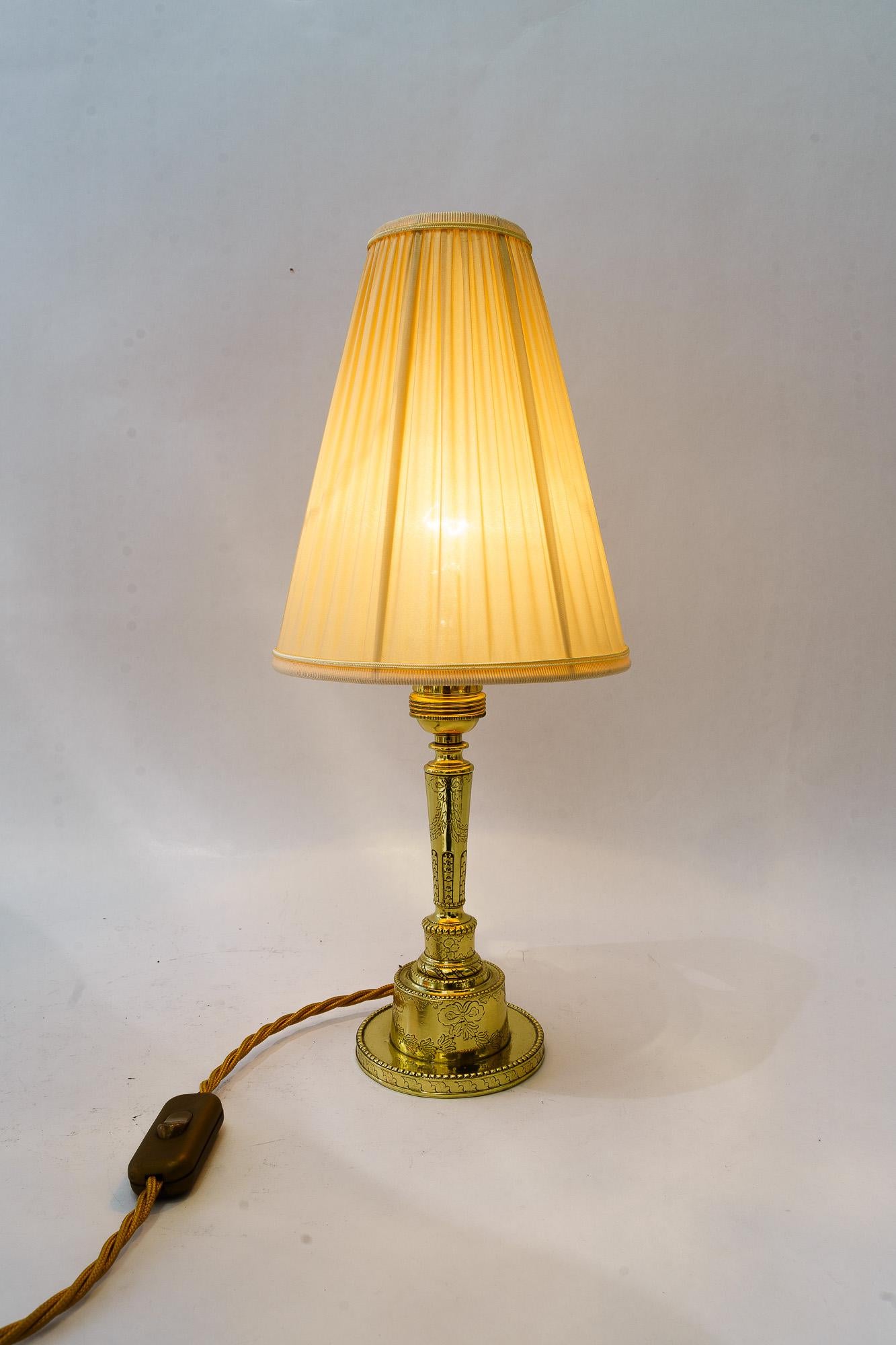 Art Deco Tischlampe mit Stoffschirm wien um 1920 im Zustand „Gut“ im Angebot in Wien, AT