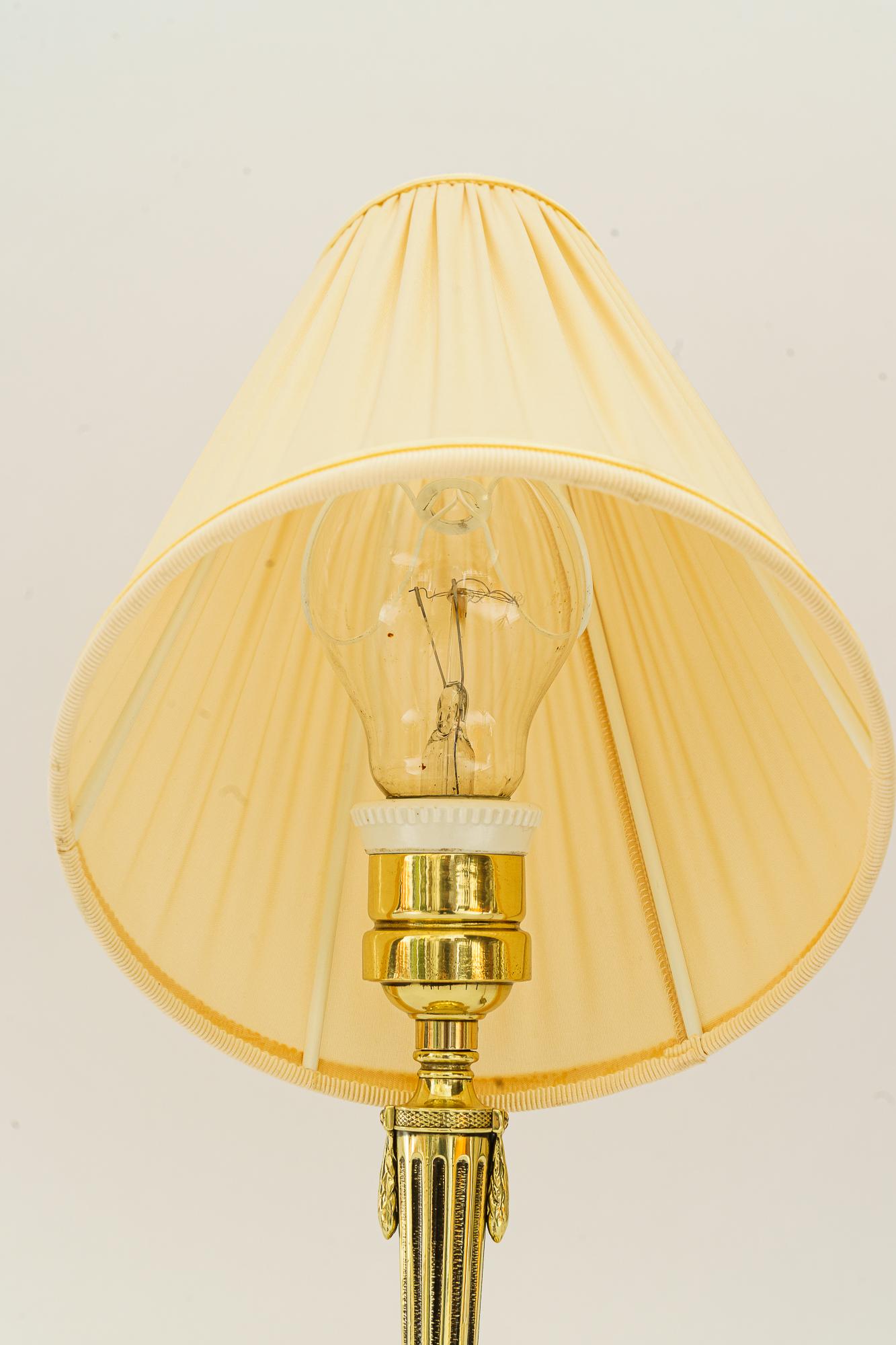 Art-Déco-Tischlampe mit Stoffschirm Vienna aus den 1920er Jahren (Frühes 20. Jahrhundert) im Angebot