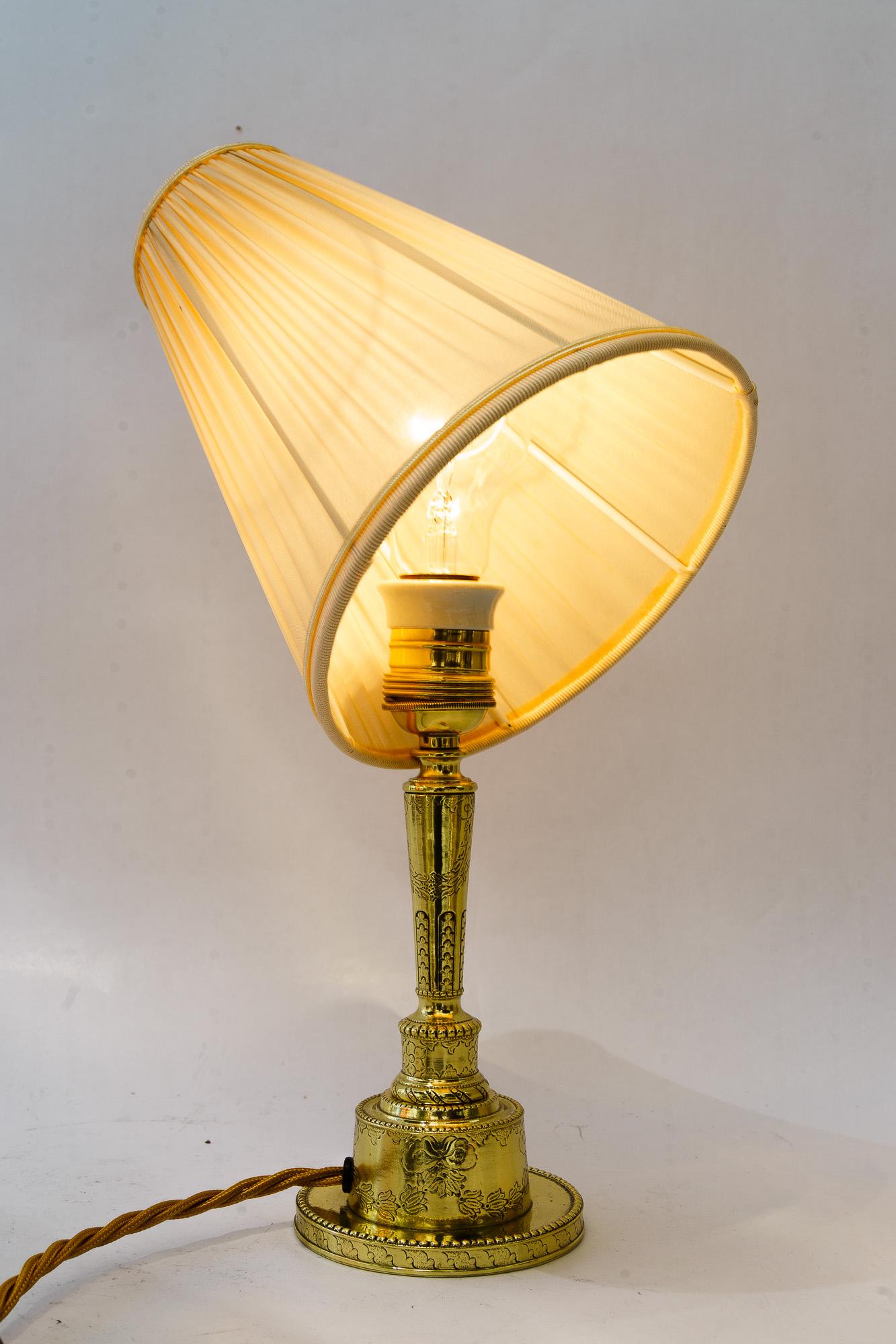 Art Deco Tischlampe mit Stoffschirm wien um 1920 (Messing) im Angebot