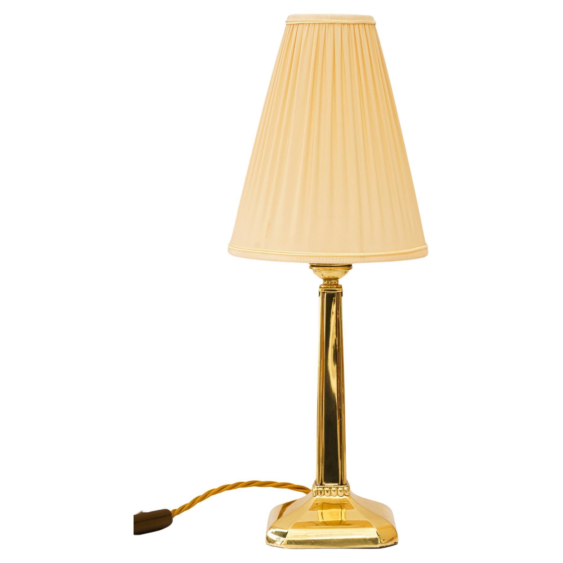 Lampe de table Art Déco avec abat-jour en tissu vienne vers 1920 en vente