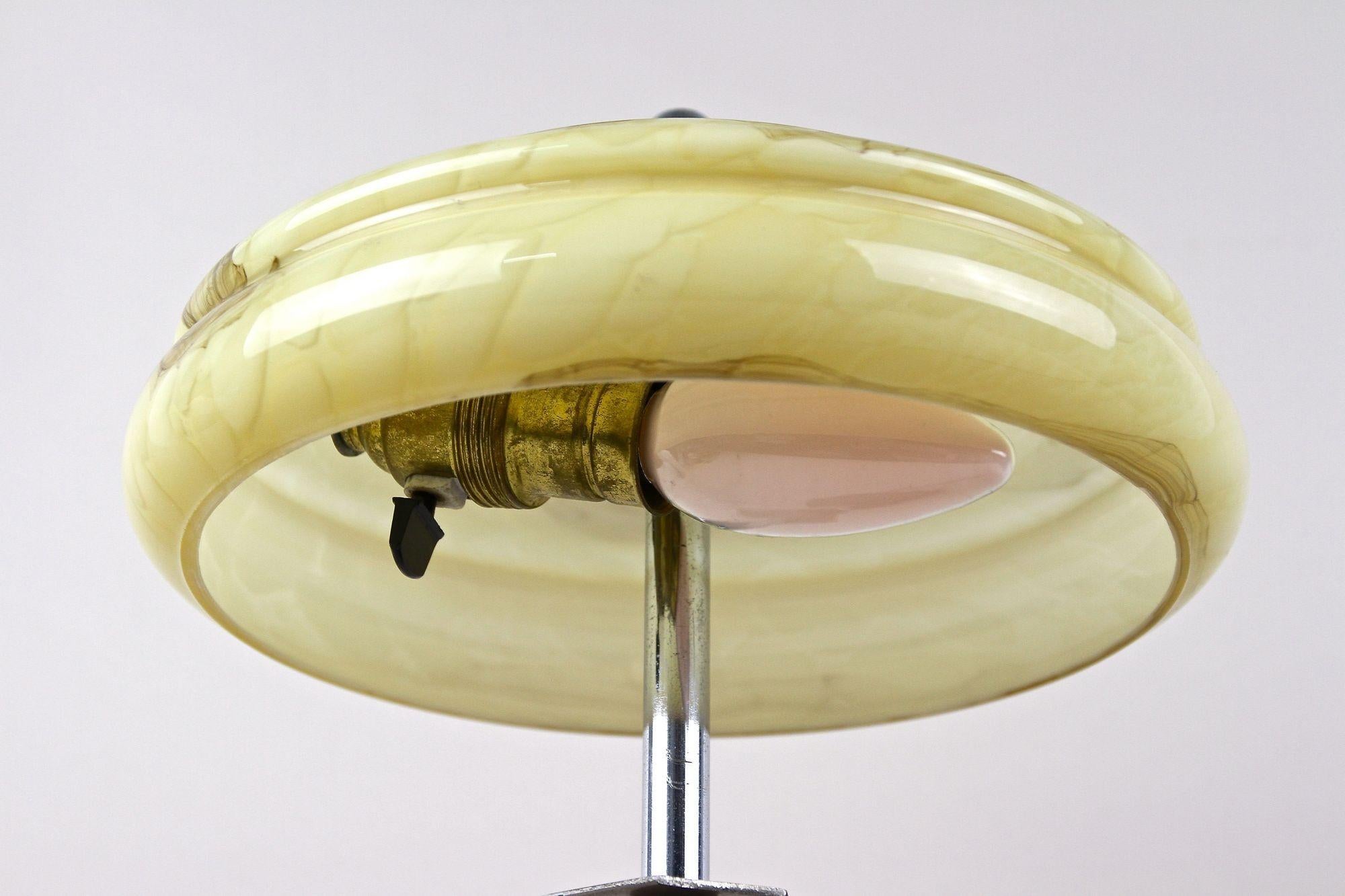 Lampe de bureau Art déco avec abat-jour en verre, 20e siècle, Autriche, vers 1930 en vente 4