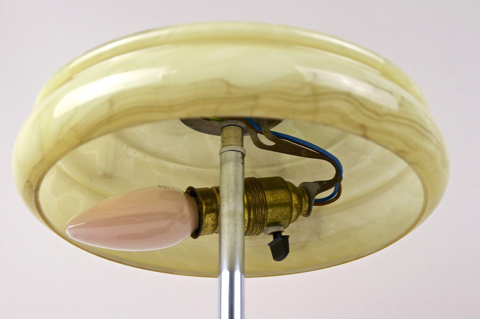 Lampe de bureau Art déco avec abat-jour en verre, 20e siècle, Autriche, vers 1930 en vente 10