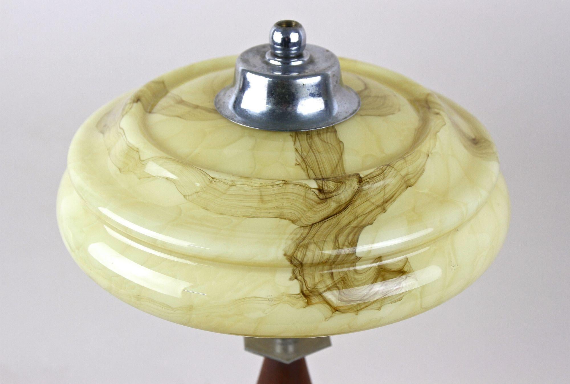 Lampe de bureau Art déco avec abat-jour en verre, 20e siècle, Autriche, vers 1930 en vente 1