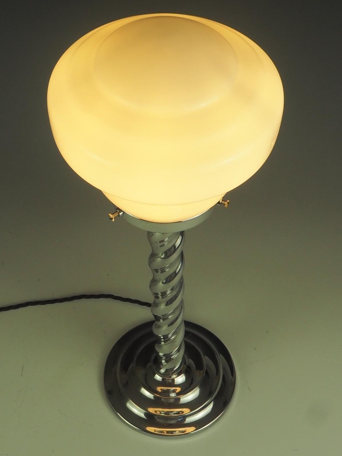 Art Deco Table Lamp with Opaline Globe In Good Condition In Lincoln, GB