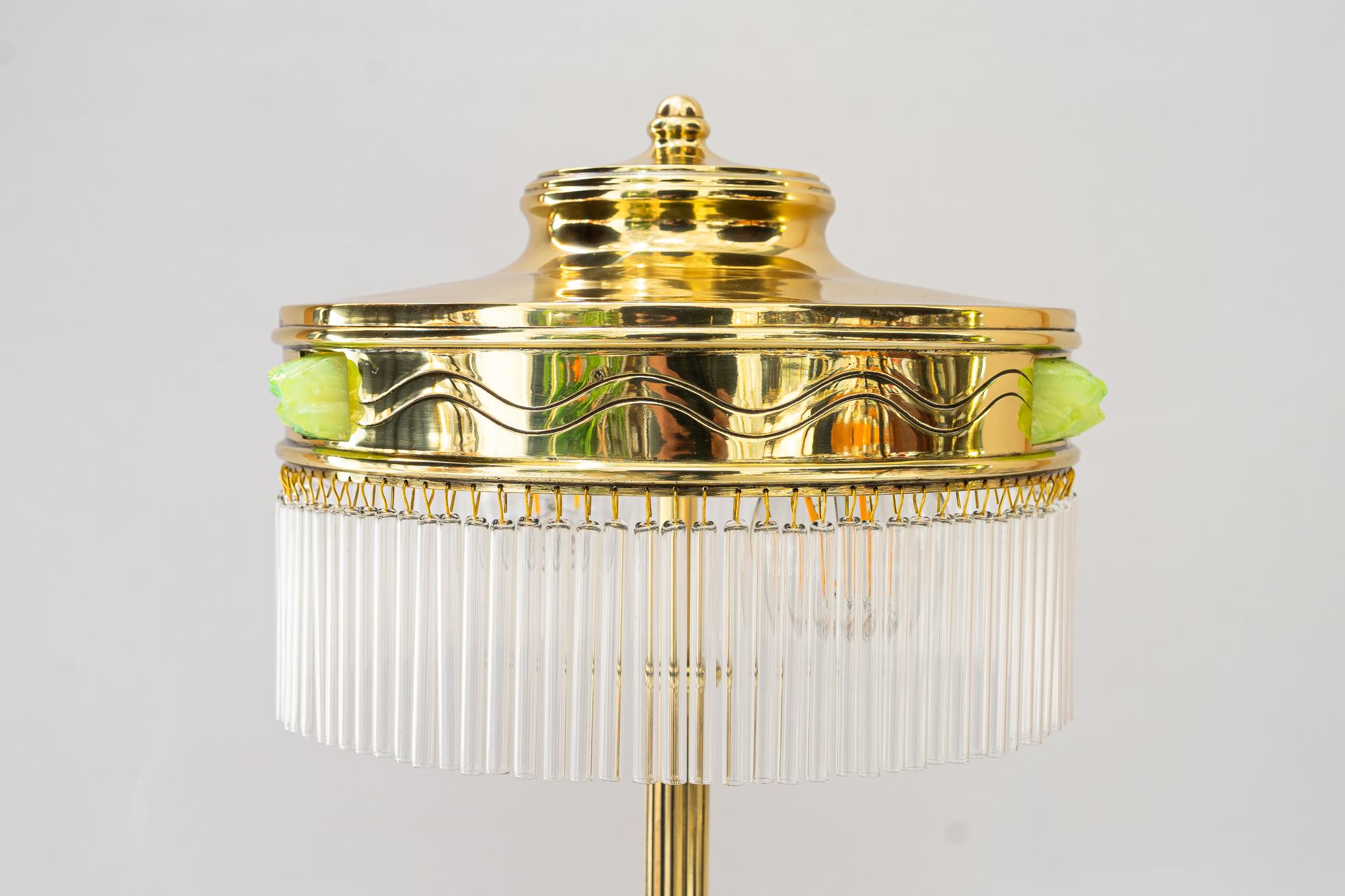 Art Deco Tischlampe mit original Opalglas Steinen Wien um 1920 (Poliert) im Angebot