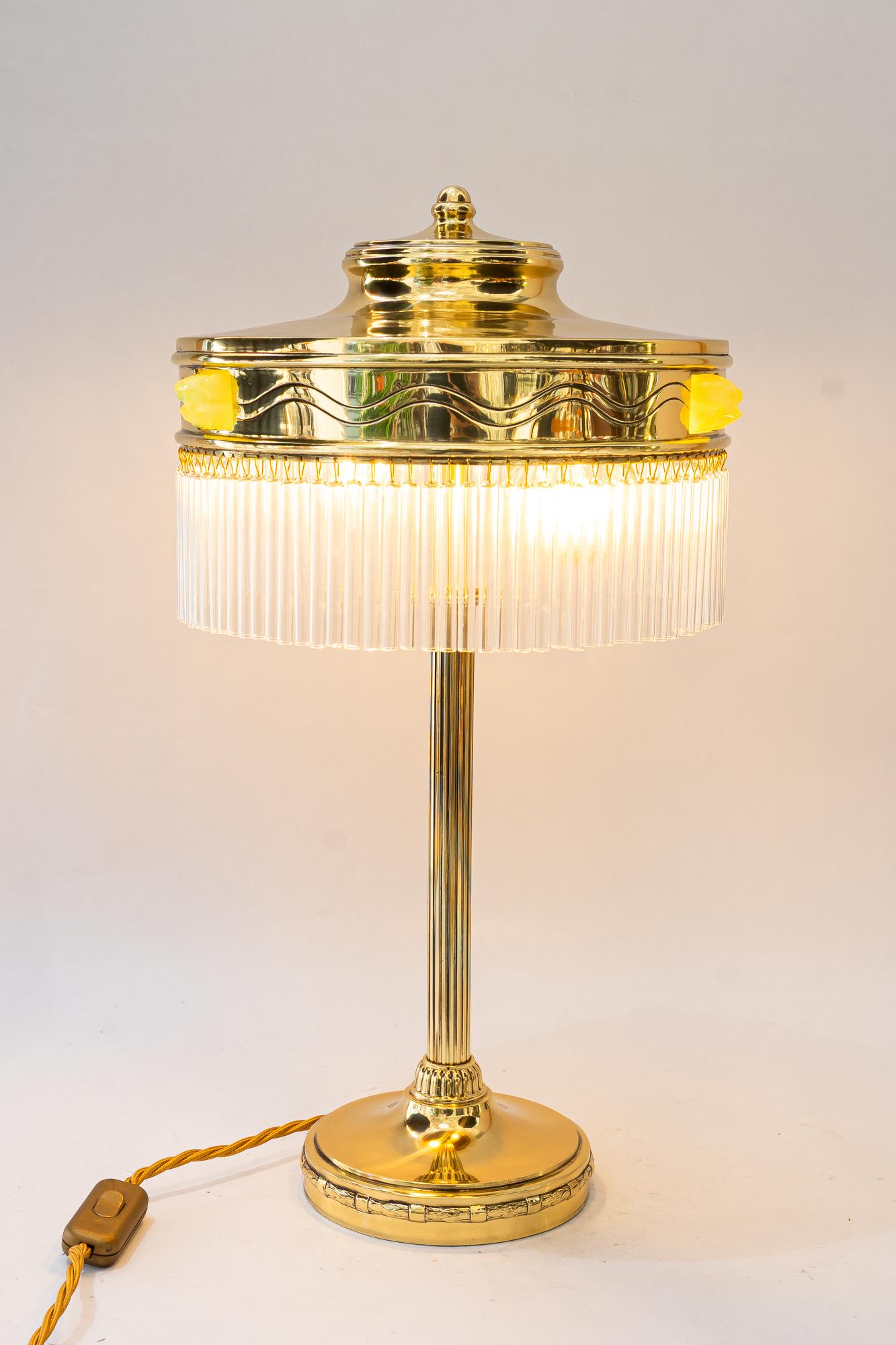 Art Deco Tischlampe mit original Opalglas Steinen Wien um 1920 im Angebot 1