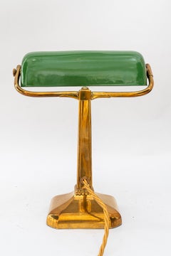 Lámpara de mesa Art Decó con pantalla esmaltada original viena hacia 1920