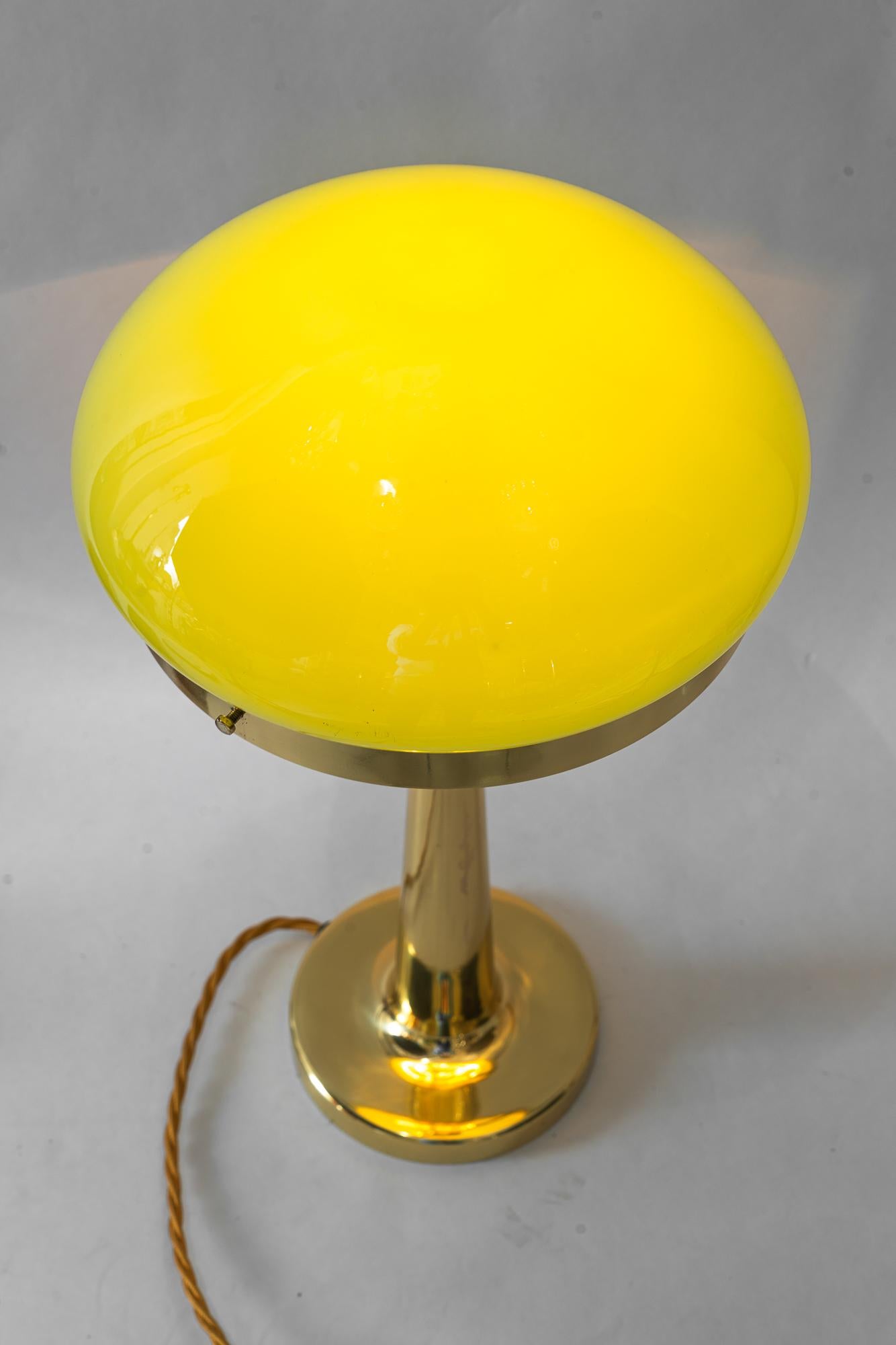 Art Deco Table lamp with original green opal glass vienna around 1920s en venta 5