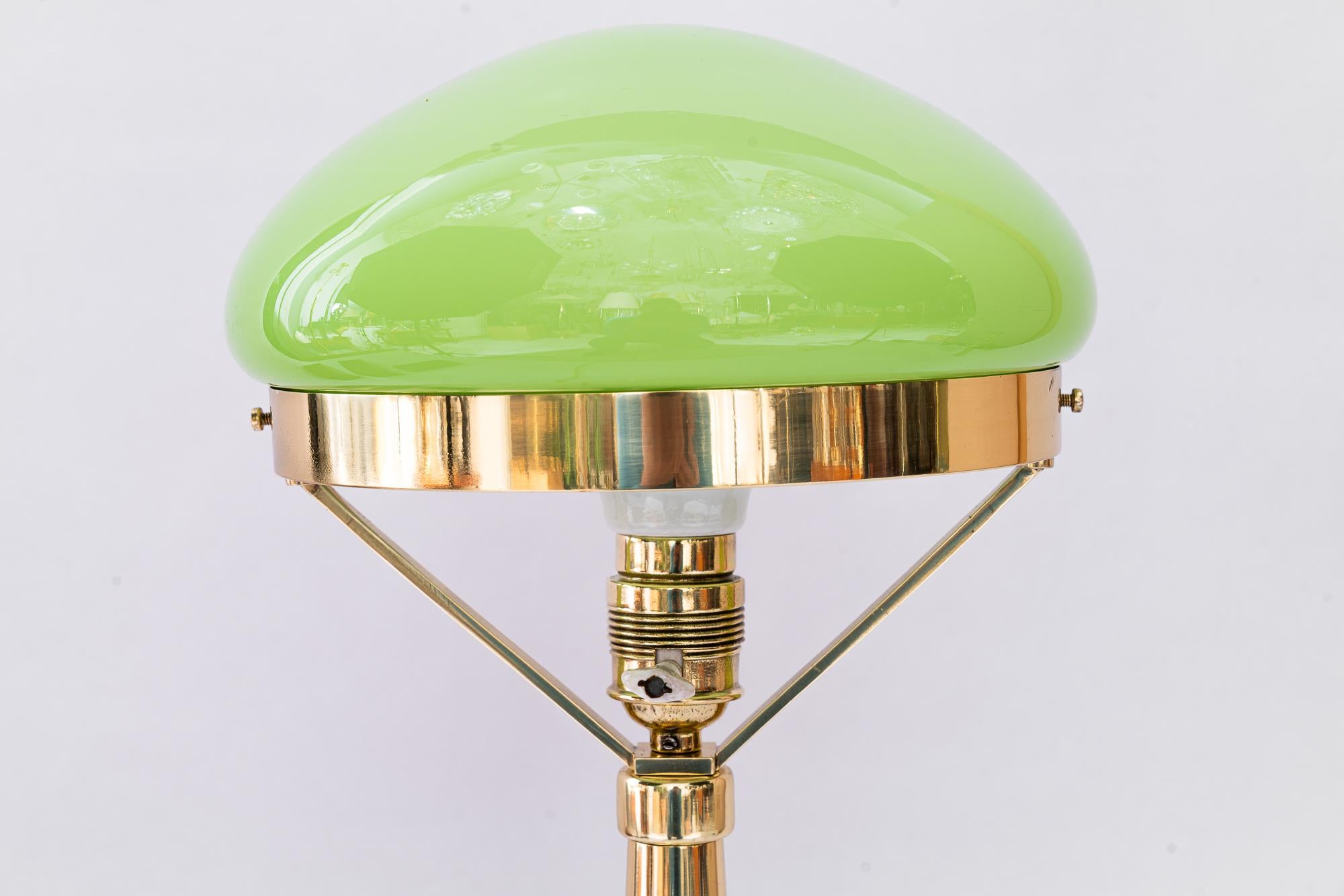 Art Deco Table lamp with original green opal glass vienna around 1920s Art Decó en venta