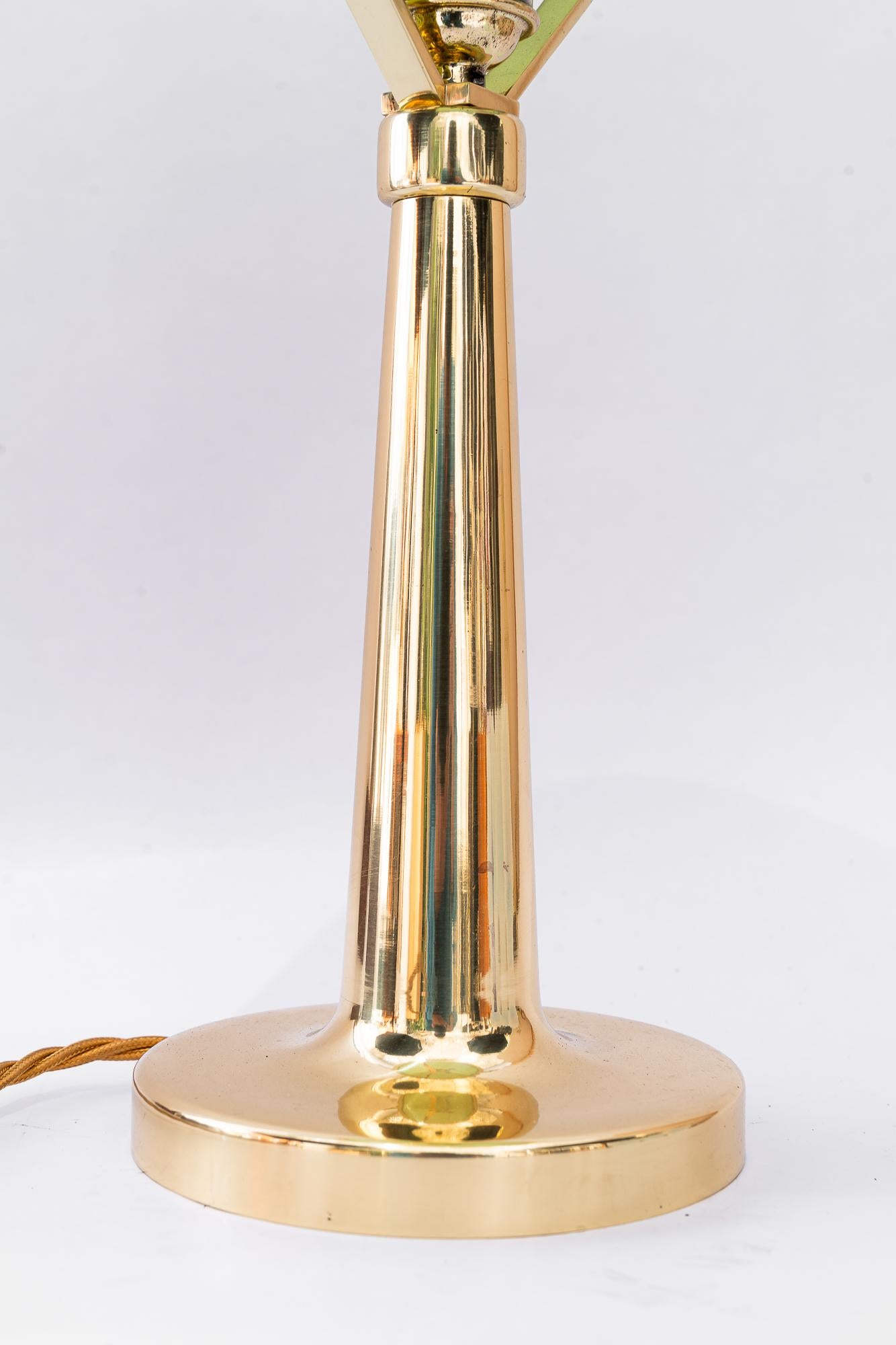 Art Deco Table lamp with original green opal glass vienna around 1920s Lacado en venta