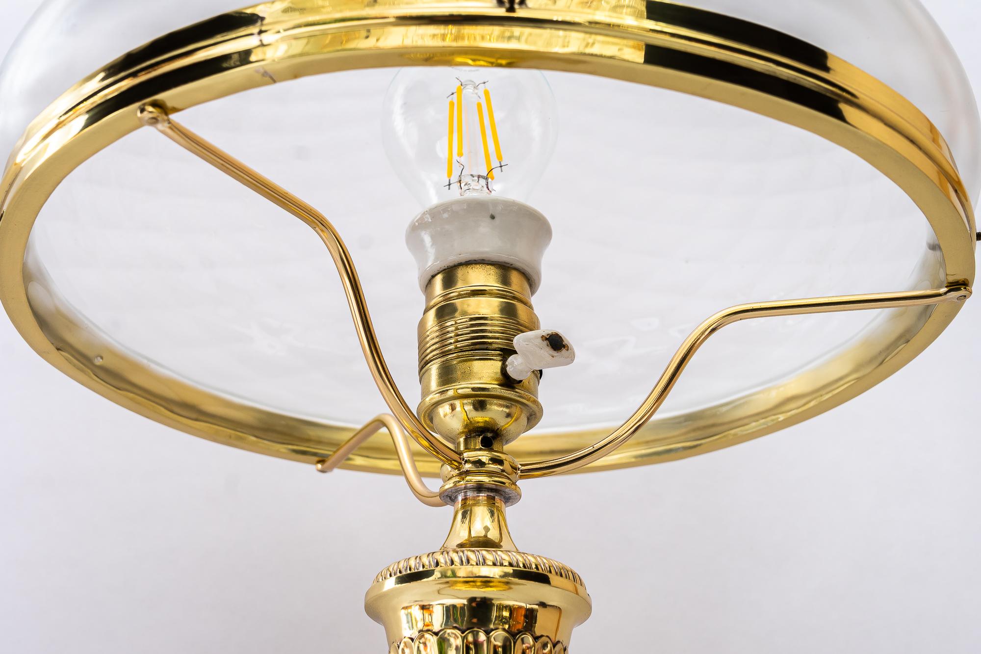 Lampe de table Art Déco avec abat-jour en verre ancien d'origine vienne vers 1920 Bon état - En vente à Wien, AT