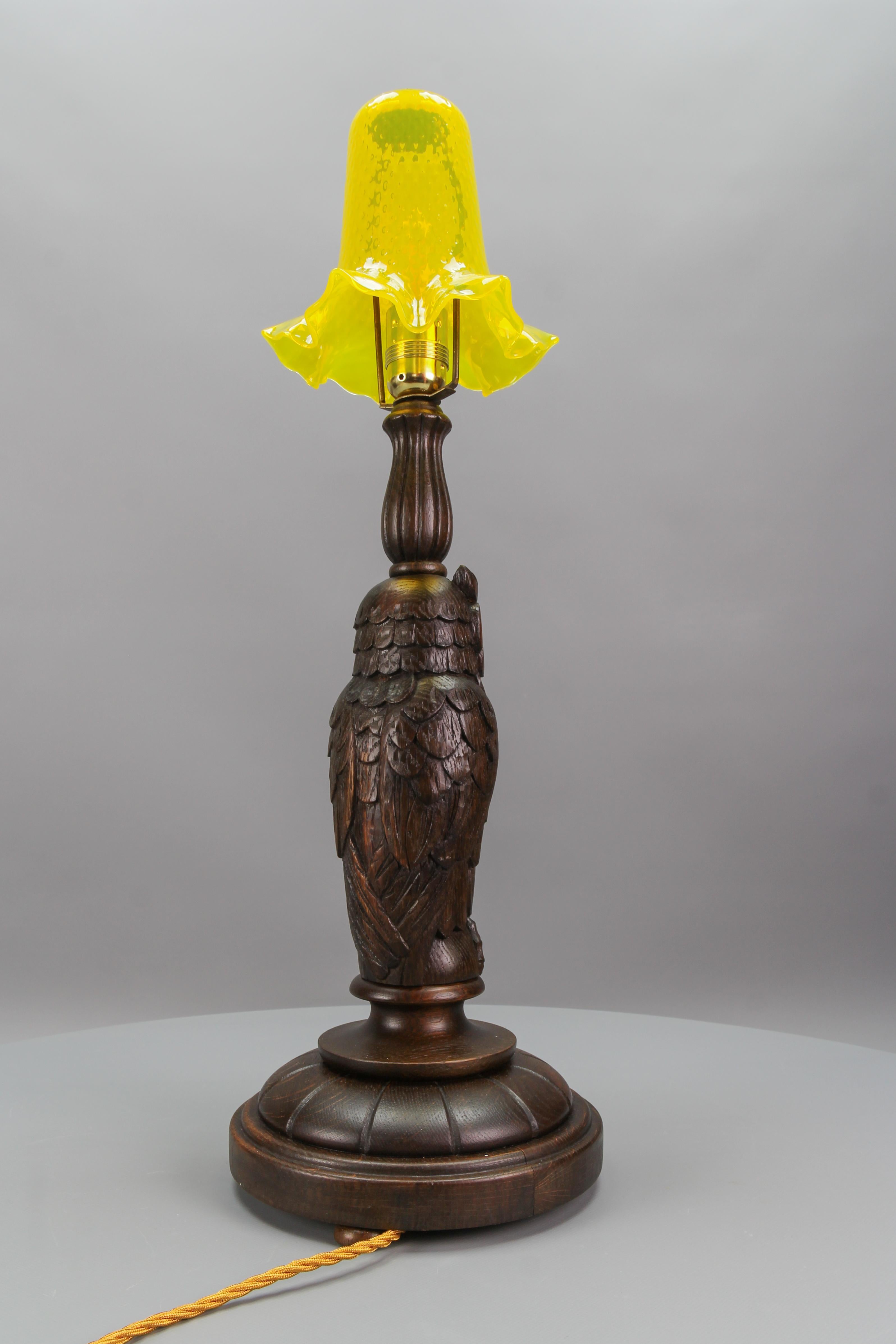 Art Deco Table Lamp with Owl Sculpture and Yellow Glass Lampshade, ca. 1920 For Sale 2
