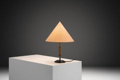 Lampe de table Art déco avec abat-jour pointu, Europe vers 1920