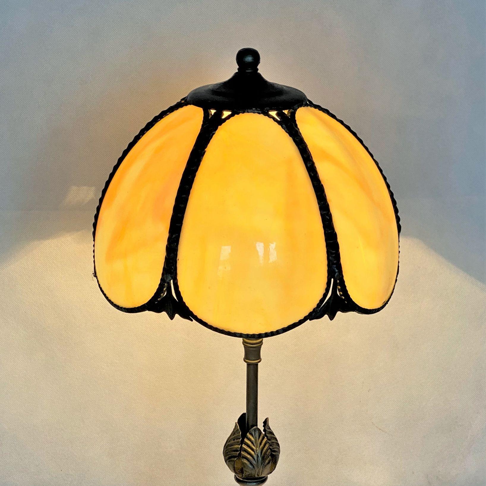 Mid-20th Century Art Deco Table Lamp Wrought Iron with Bent Slag Glass Shade, France, 1930s
