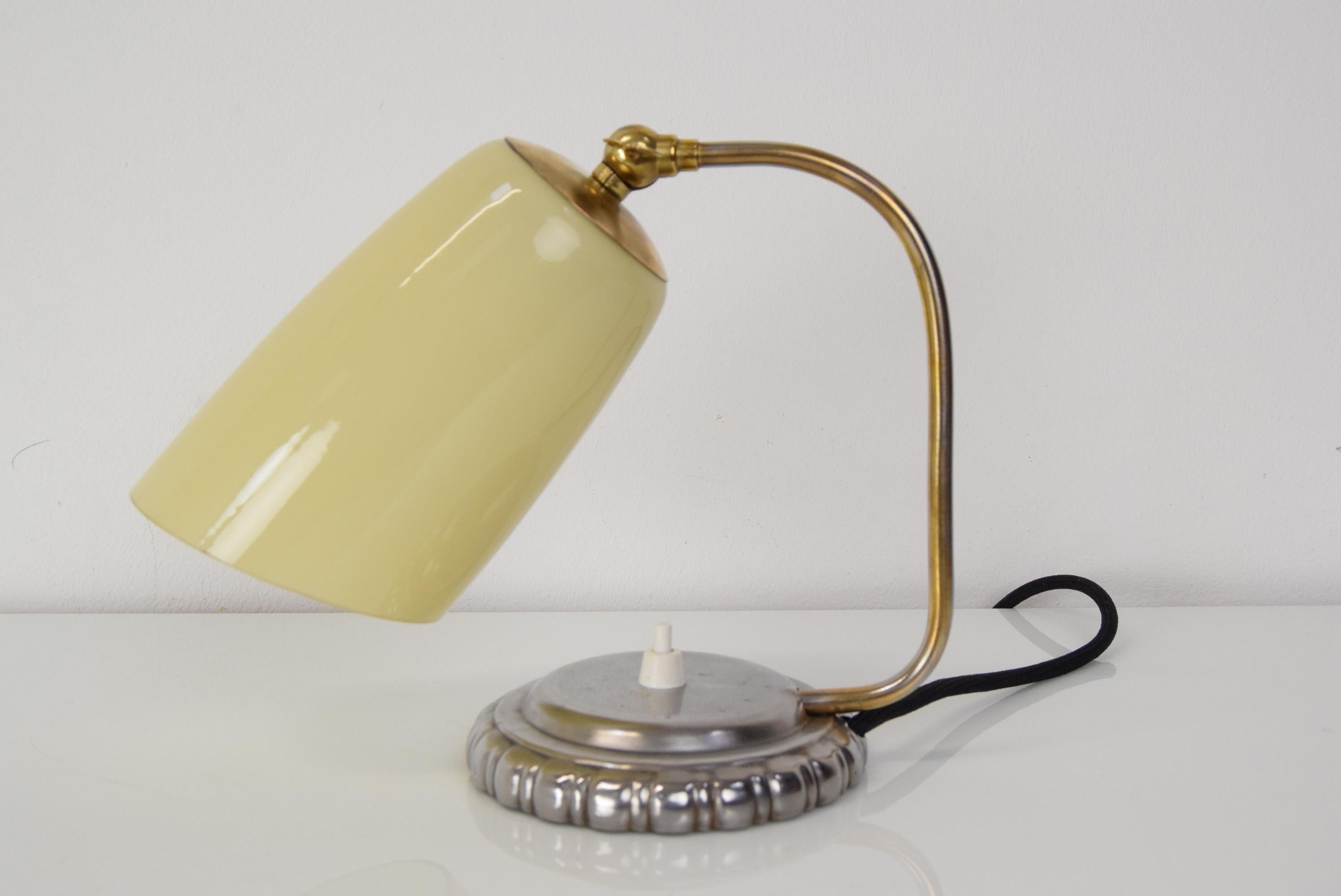 Made in Czechoslovakia
Made of glass, brass, metal.
With aged patina.
Adjustable shade.
Was installed new wiring.
1x,E27 or E26 bulb
Good original condition.
US adapter included.