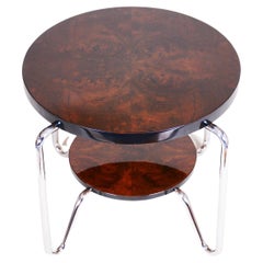 Mesa Art Déco fabricada en los años 50 en Chequia con madera de nogal. Hecho por Kovona