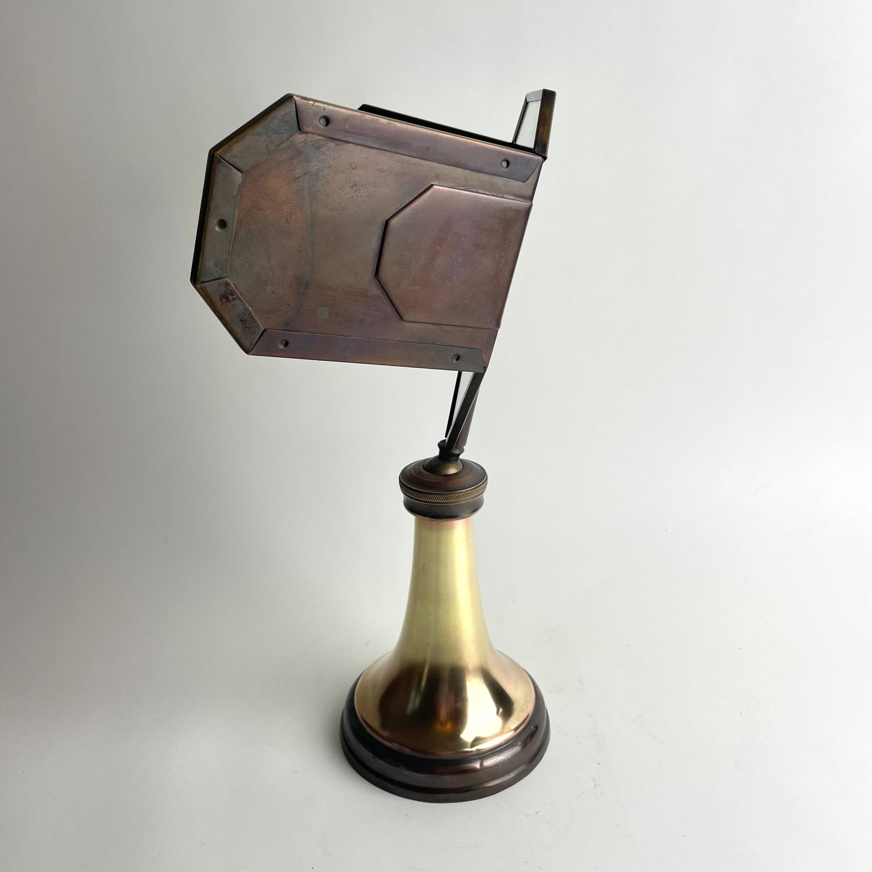 Art Deco Mirror de table en laiton poli et patiné, vers 1920 en vente 3