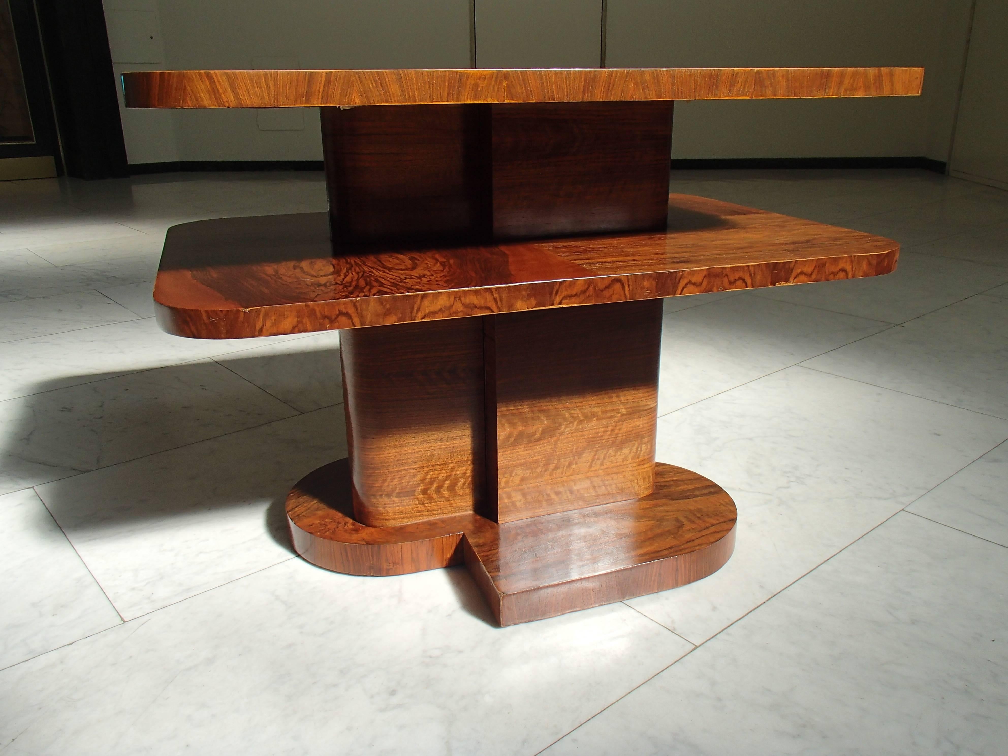 Art-déco-Tisch oder niedriger Konsolentisch aus Rosenholz und Nussbaumholz mit quadratischer Doppelplatte im Angebot 3