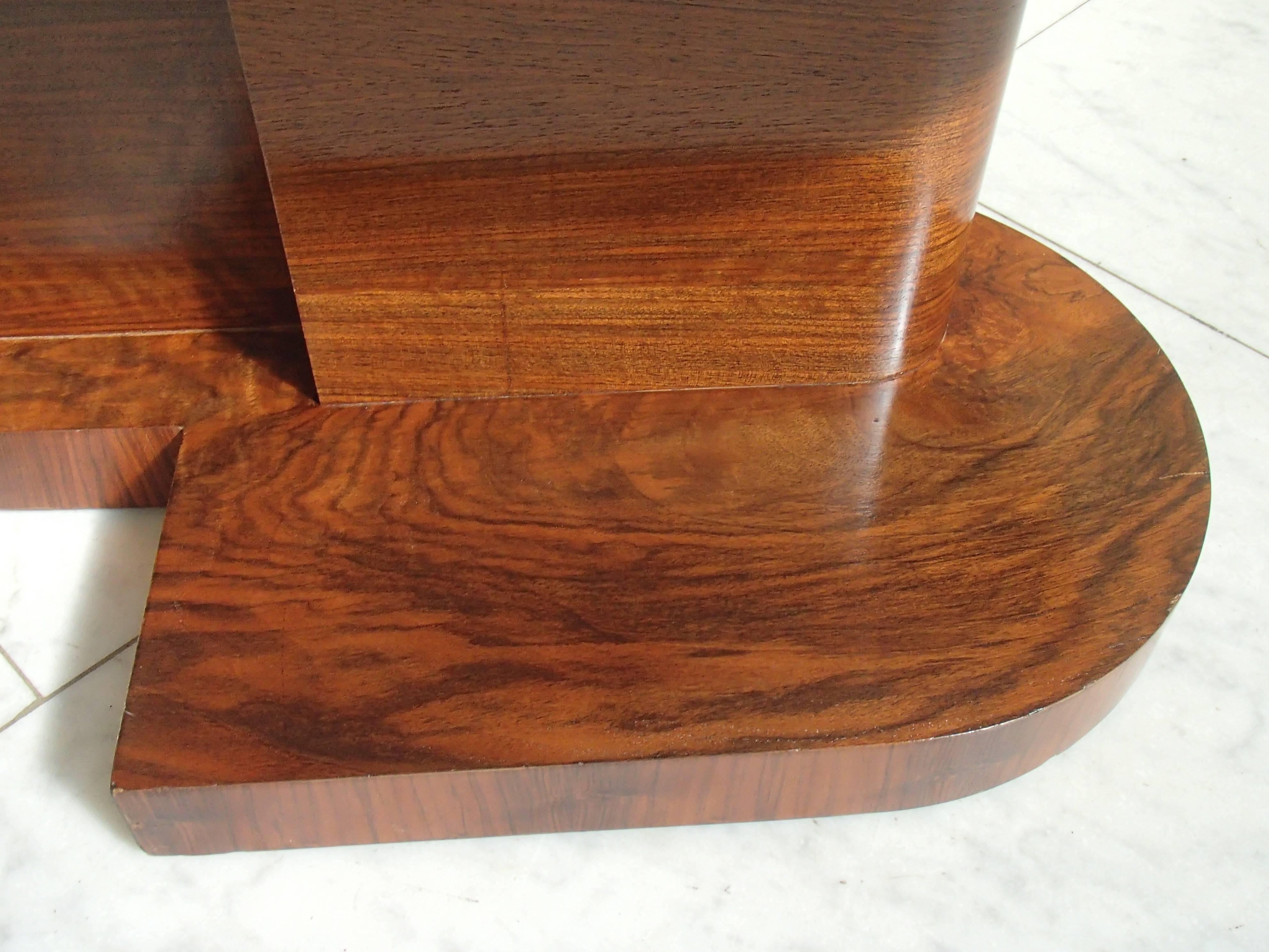 Art-déco-Tisch oder niedriger Konsolentisch aus Rosenholz und Nussbaumholz mit quadratischer Doppelplatte im Angebot 6