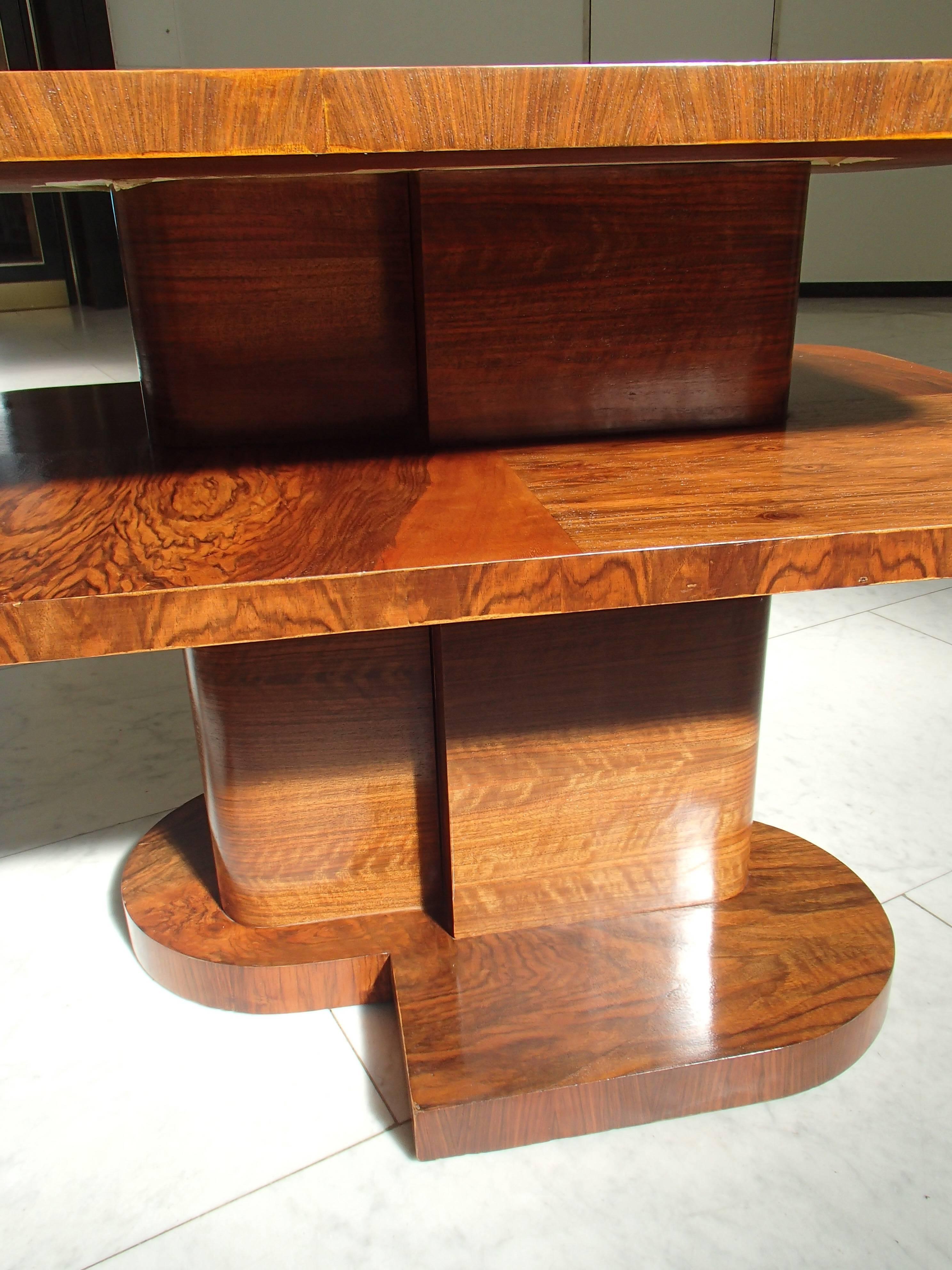 Art-déco-Tisch oder niedriger Konsolentisch aus Rosenholz und Nussbaumholz mit quadratischer Doppelplatte im Angebot 1