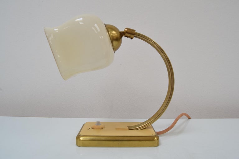 Made in Czechoslovakia
Made of glass, brass.
Adjustable shade
New cabling
1xE27 or E26 bulb
With aged patina
Re-polished
Good Original condition
US adapter included.