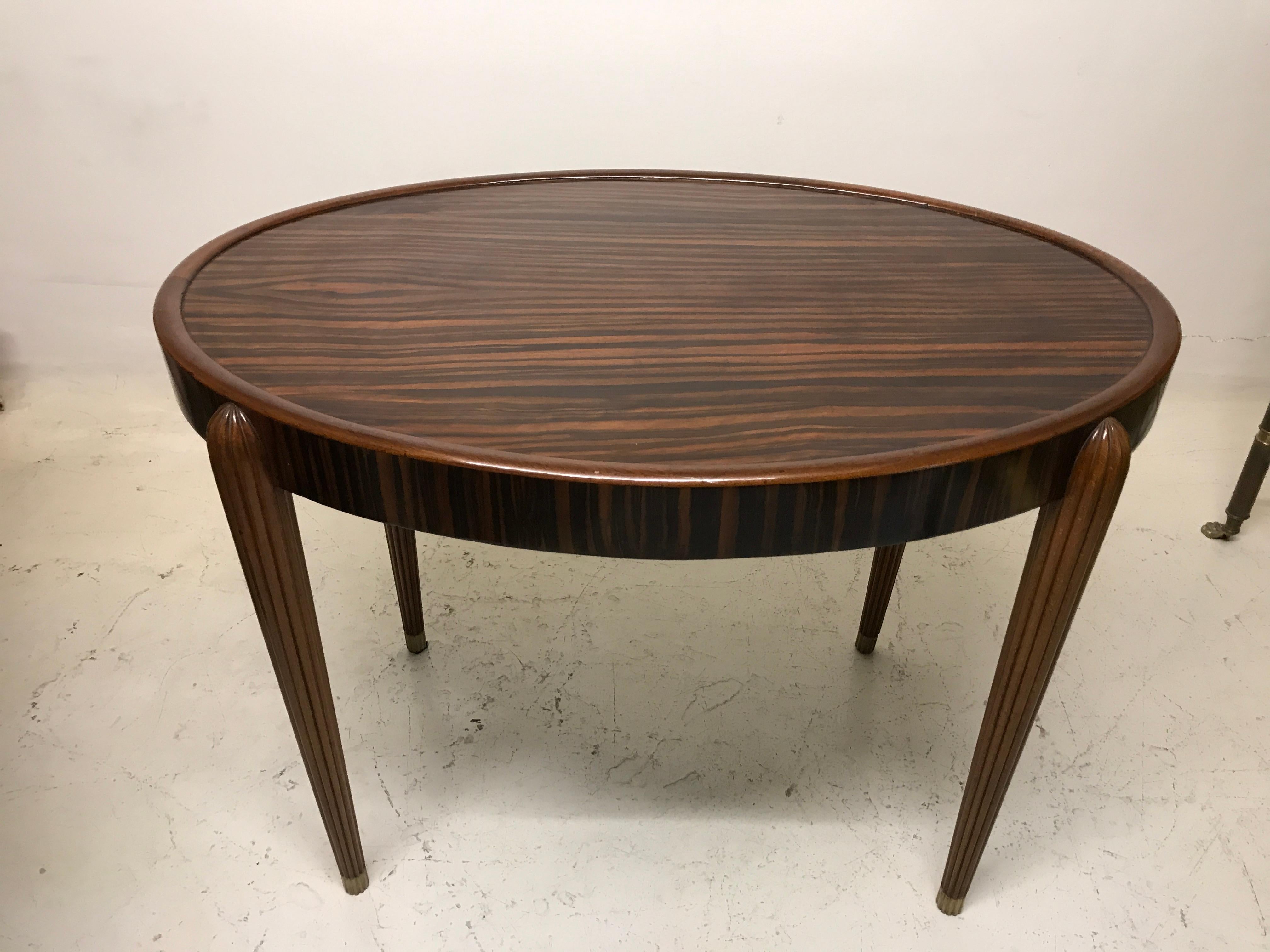Ovaler Art-Déco-Tisch, Frankreich, 1930, Material: Holz  (Französisch) im Angebot