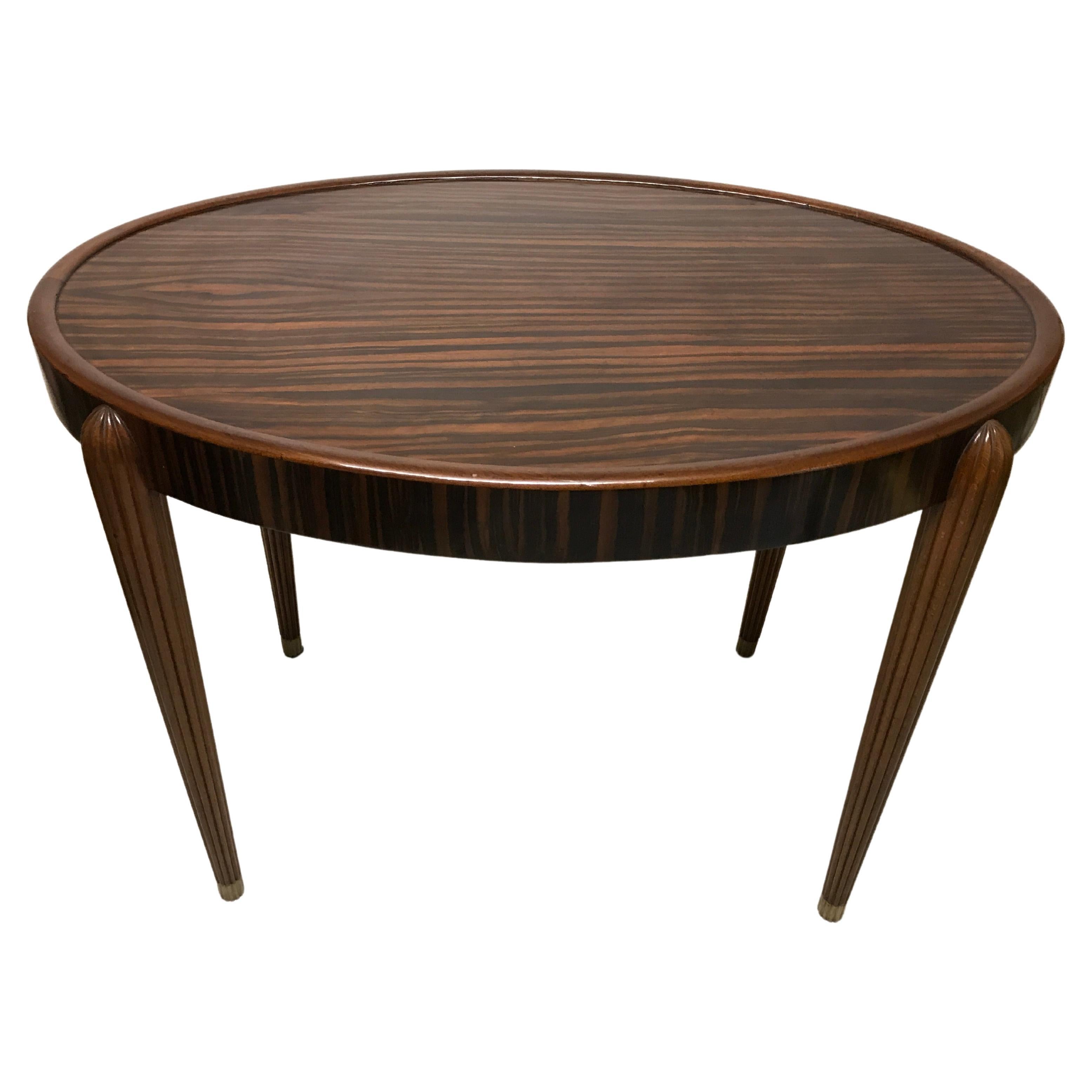 Ovaler Art-Déco-Tisch, Frankreich, 1930, Material: Holz 