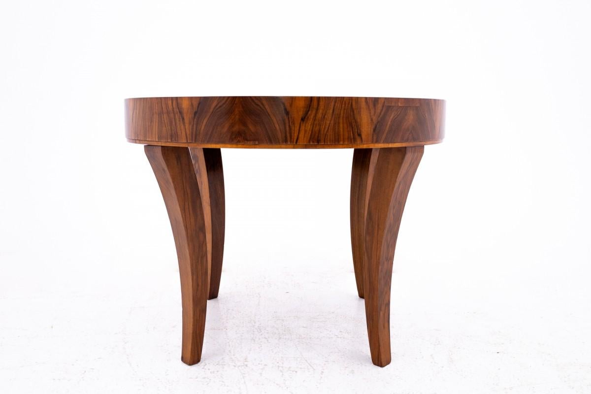 Art Deco table, Poland, ca. 1950. After renovation.

Furniture in very good condition, after professional renovation.

Dimensions: height height 68 cm diameter 90 cm