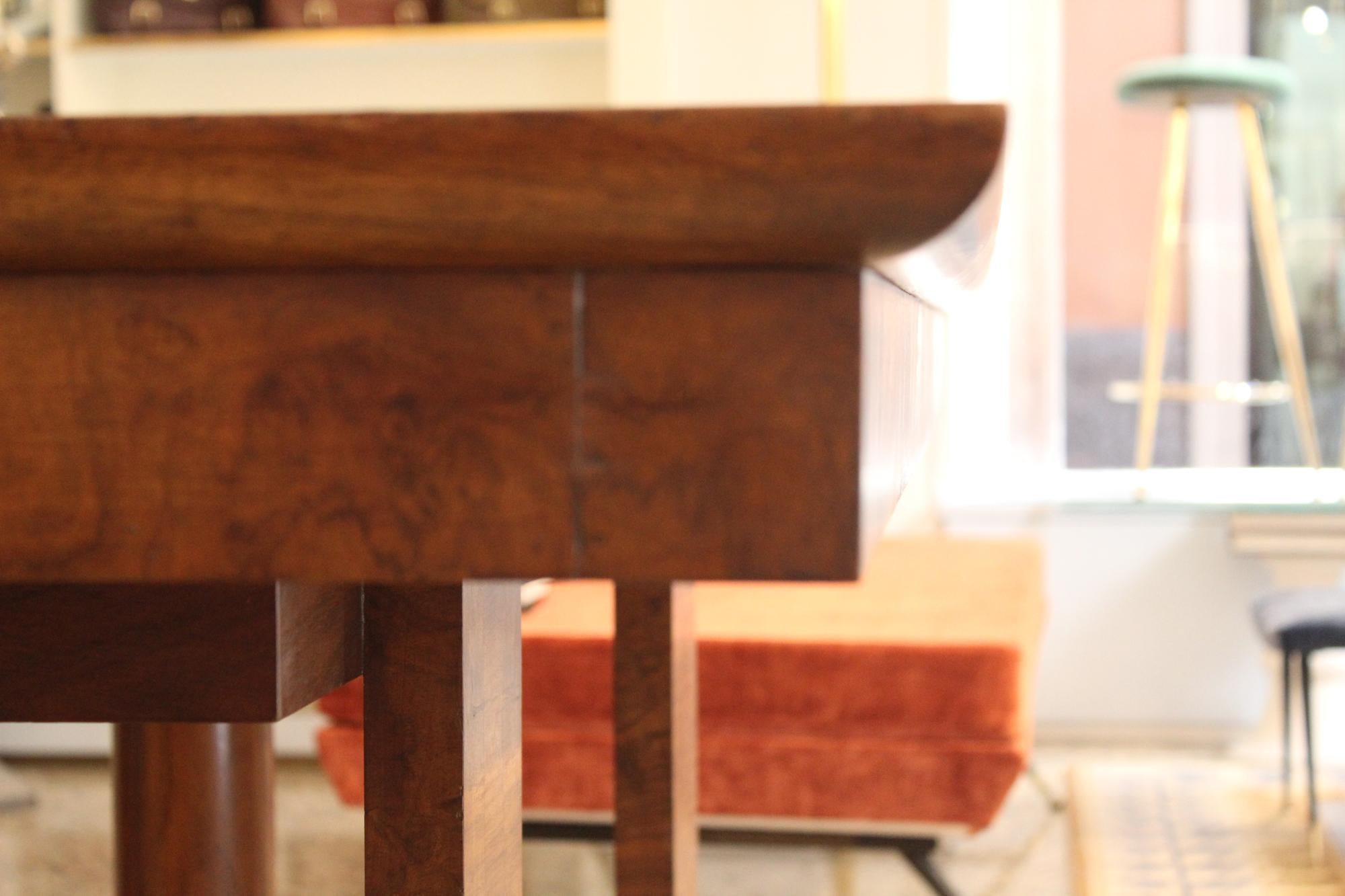 Art Deco Table, Walnut Wood, Brass Finishing For Sale 1