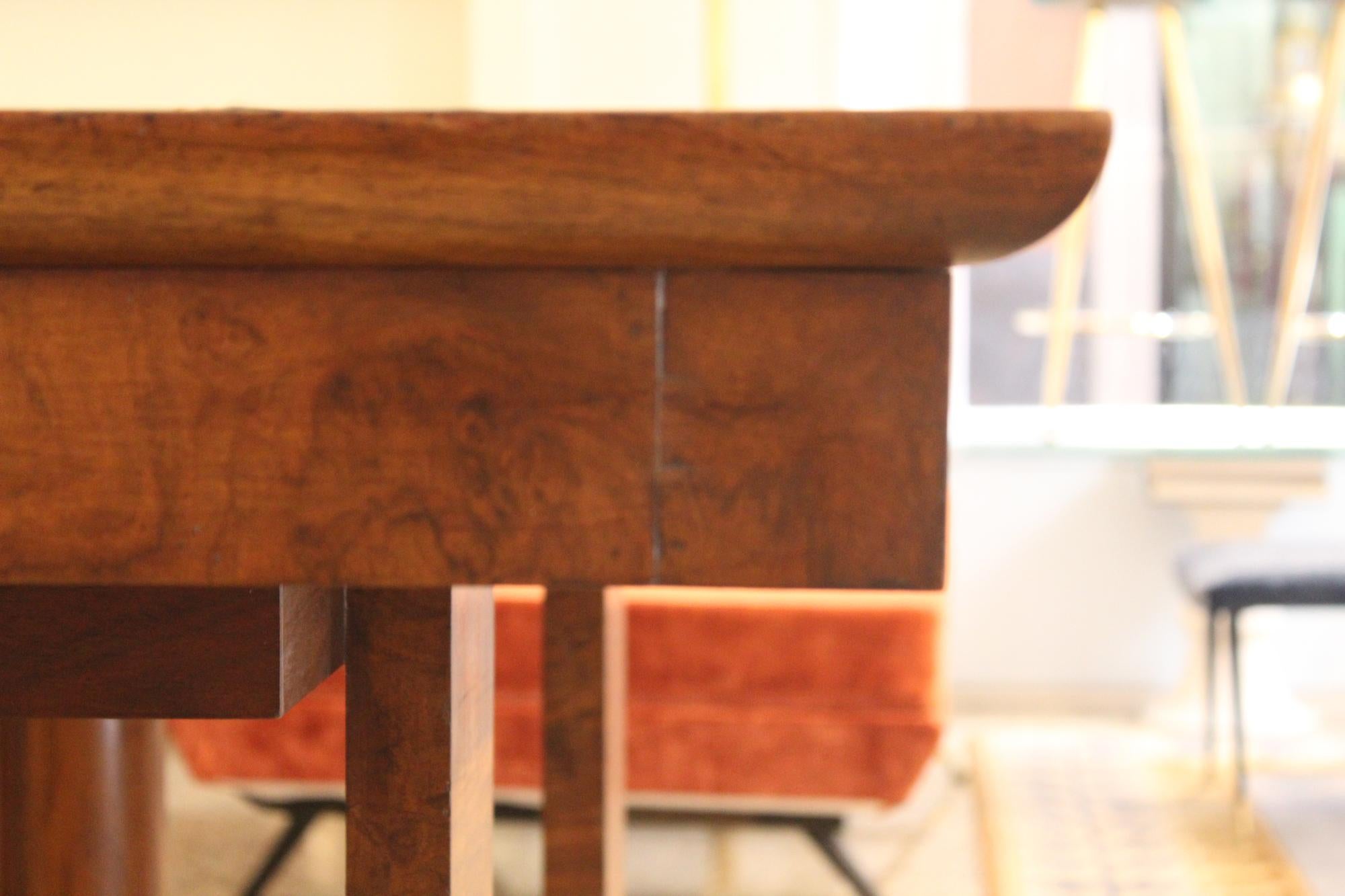 Art Deco Table, Walnut Wood, Brass Finishing For Sale 3