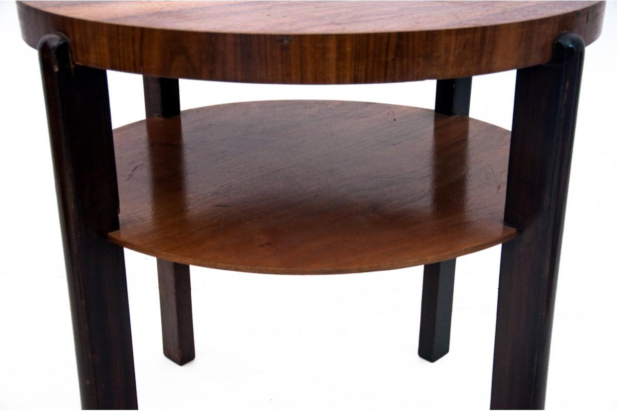 Mid-20th Century Art Deco table with a round top, Poland, 1940s. For Sale