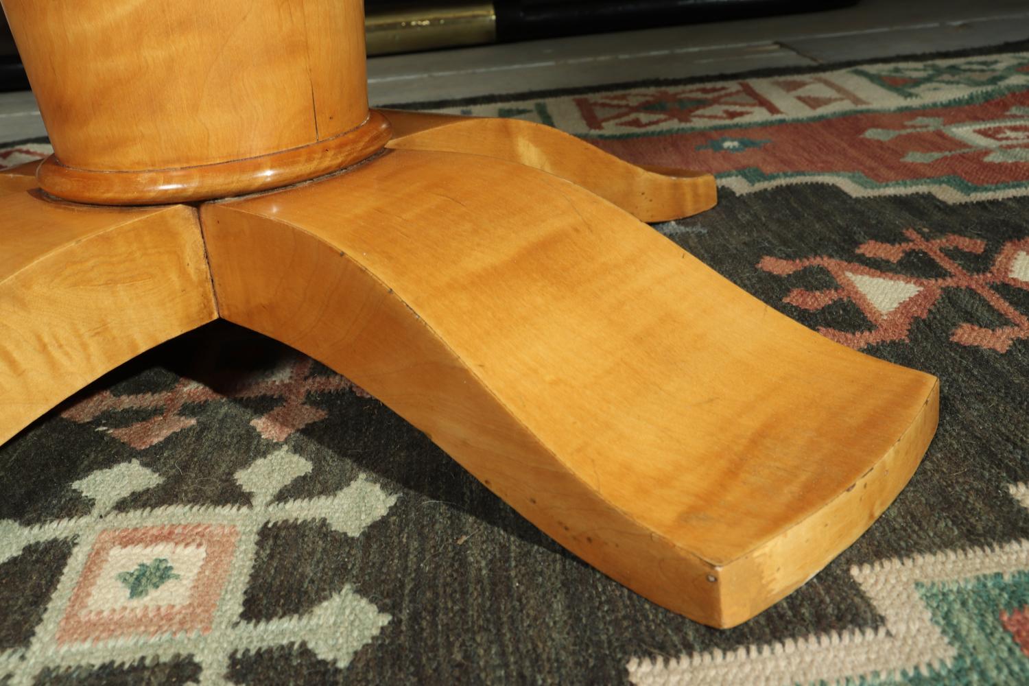 Art Deco Table with Mirrored Top, circa 1940 For Sale 2
