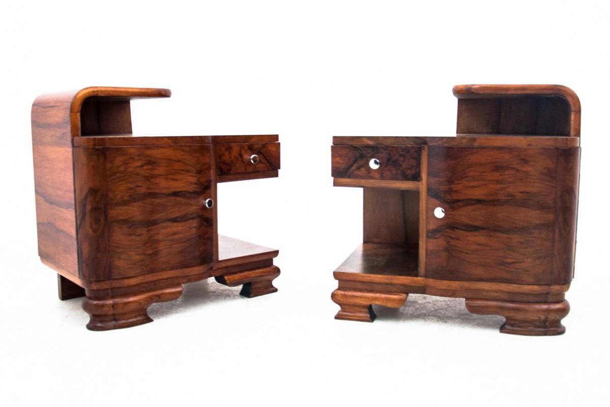 A pair of Art Deco side tables from the mid 20th century.

Furniture in very good condition, after professional renovation.

Dimensions: height 57 cm / width 57 cm / depth 38 cm