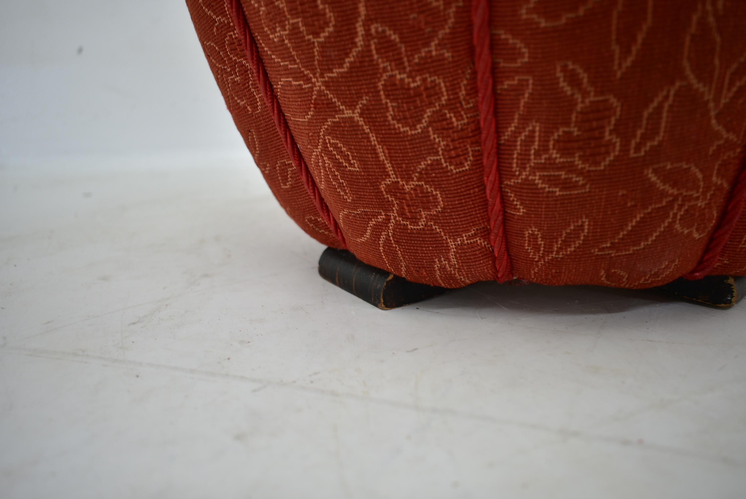 Art Deco Tabouret Designed by Jindřich Halabala, 1940s For Sale 4